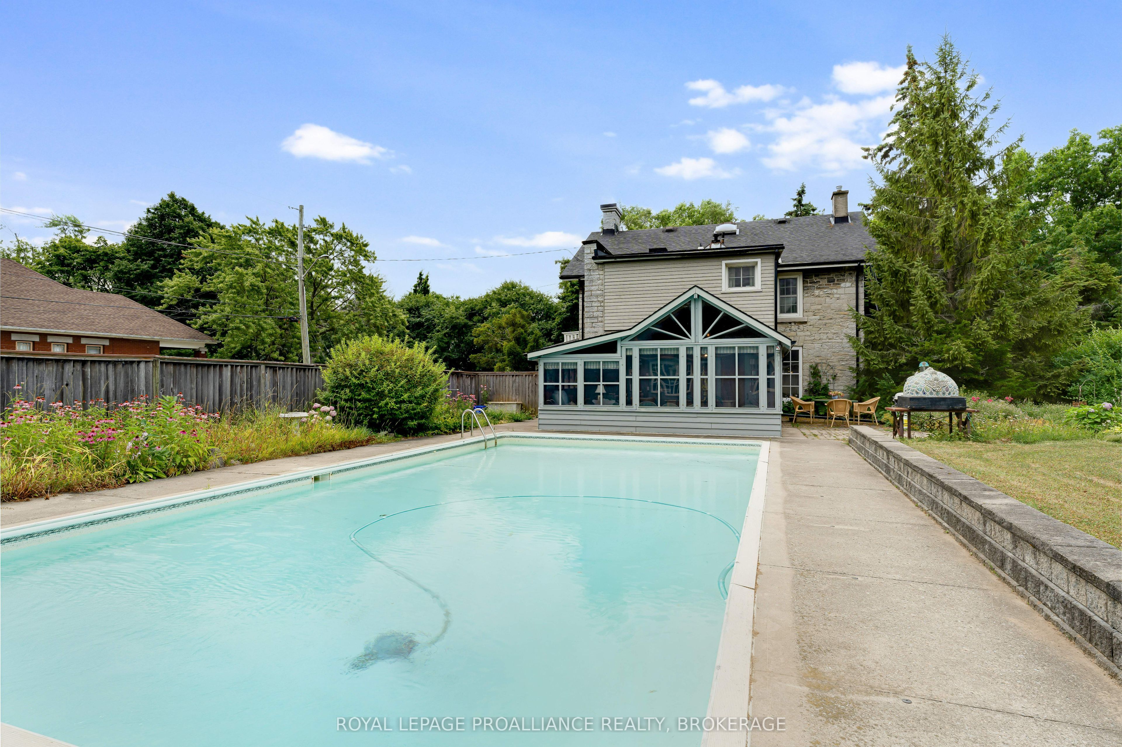 2 Alwington Avenue Property Photo 40