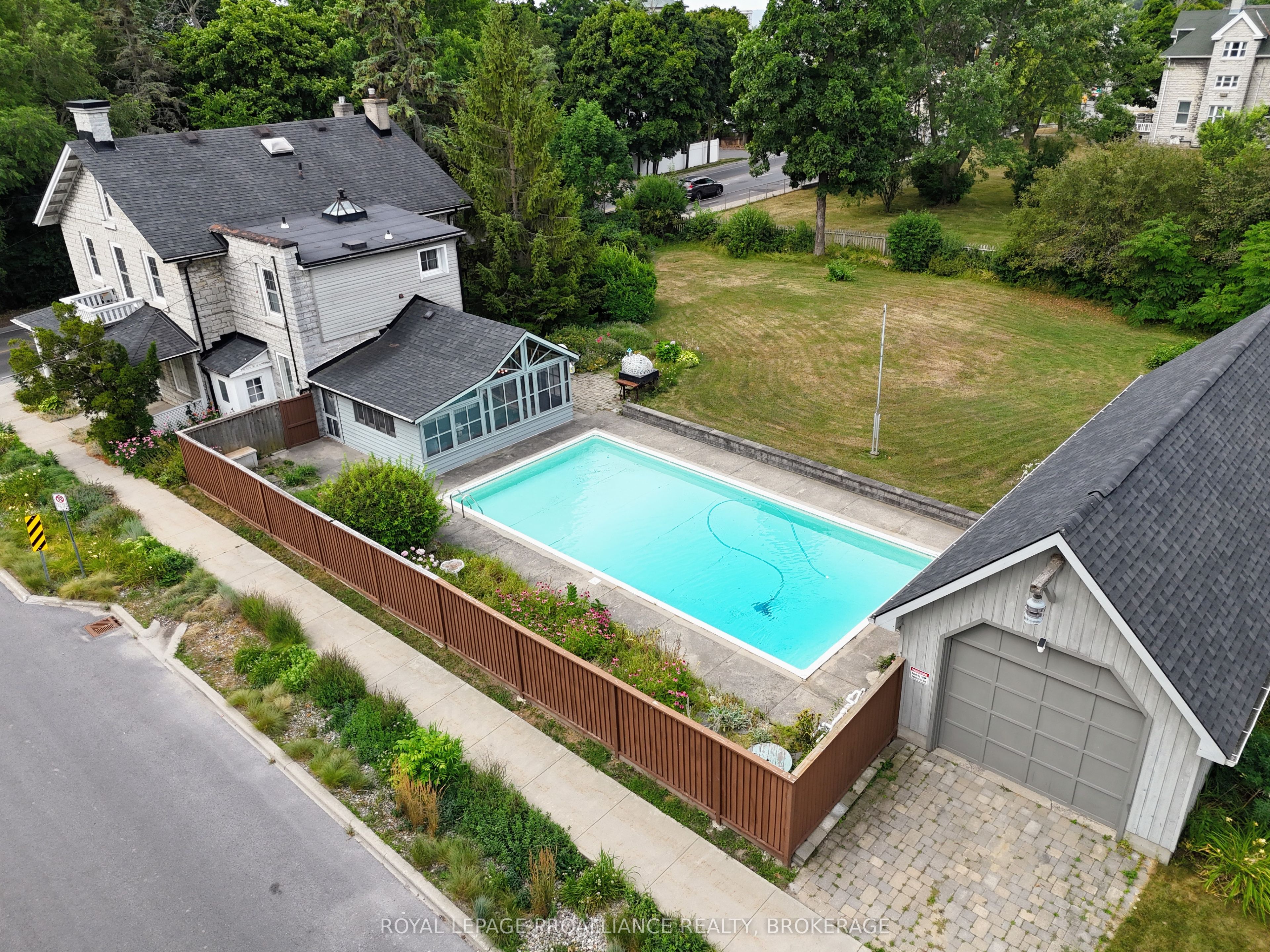 2 Alwington Avenue Property Photo 41