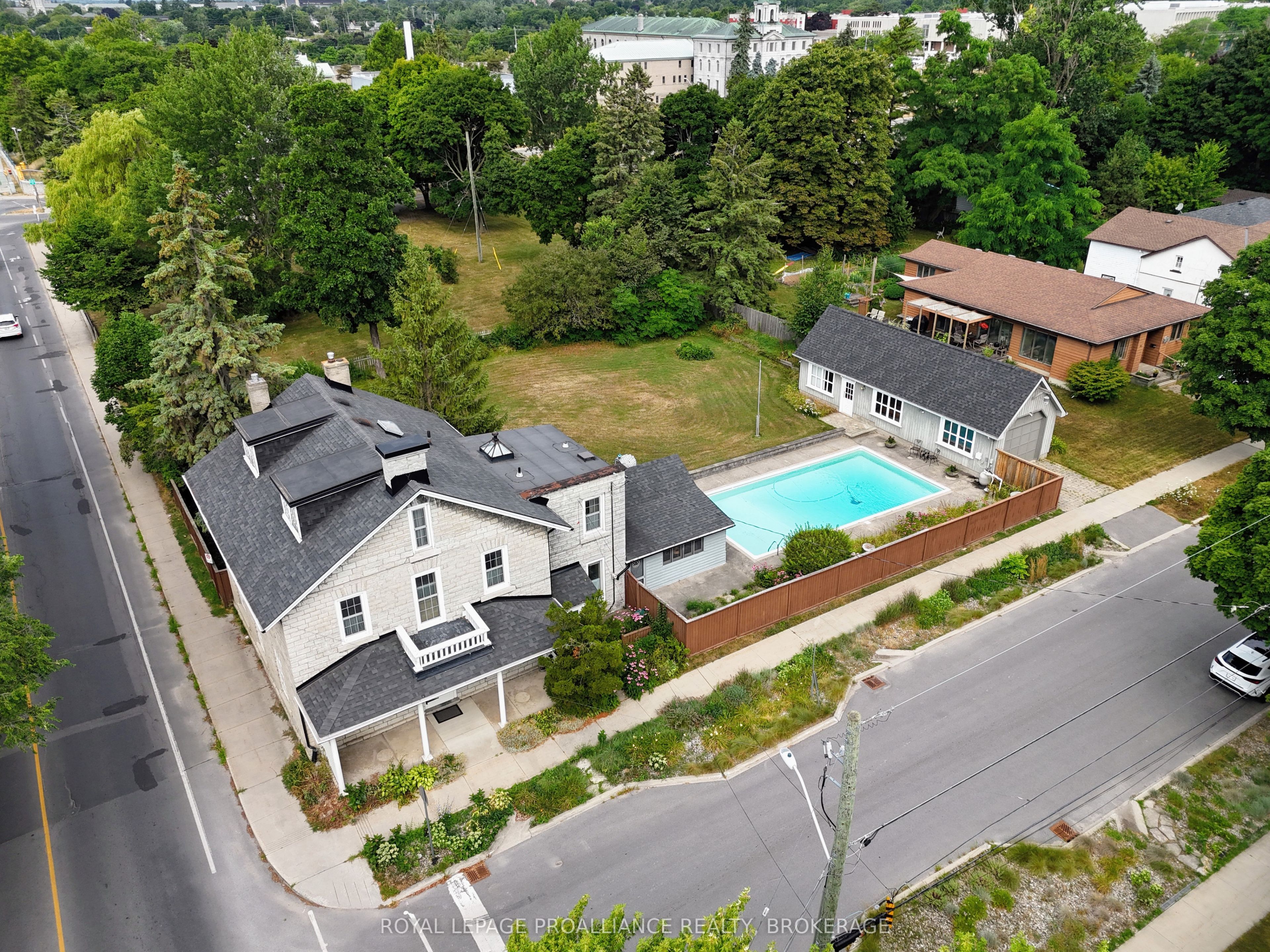 2 Alwington Avenue Property Photo 42