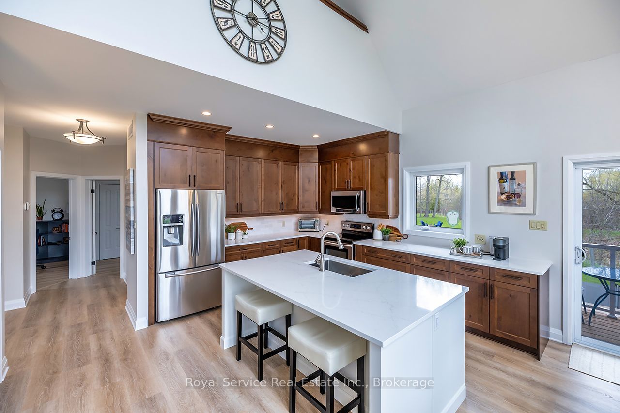 709 Carveth Drive Property Photo 8