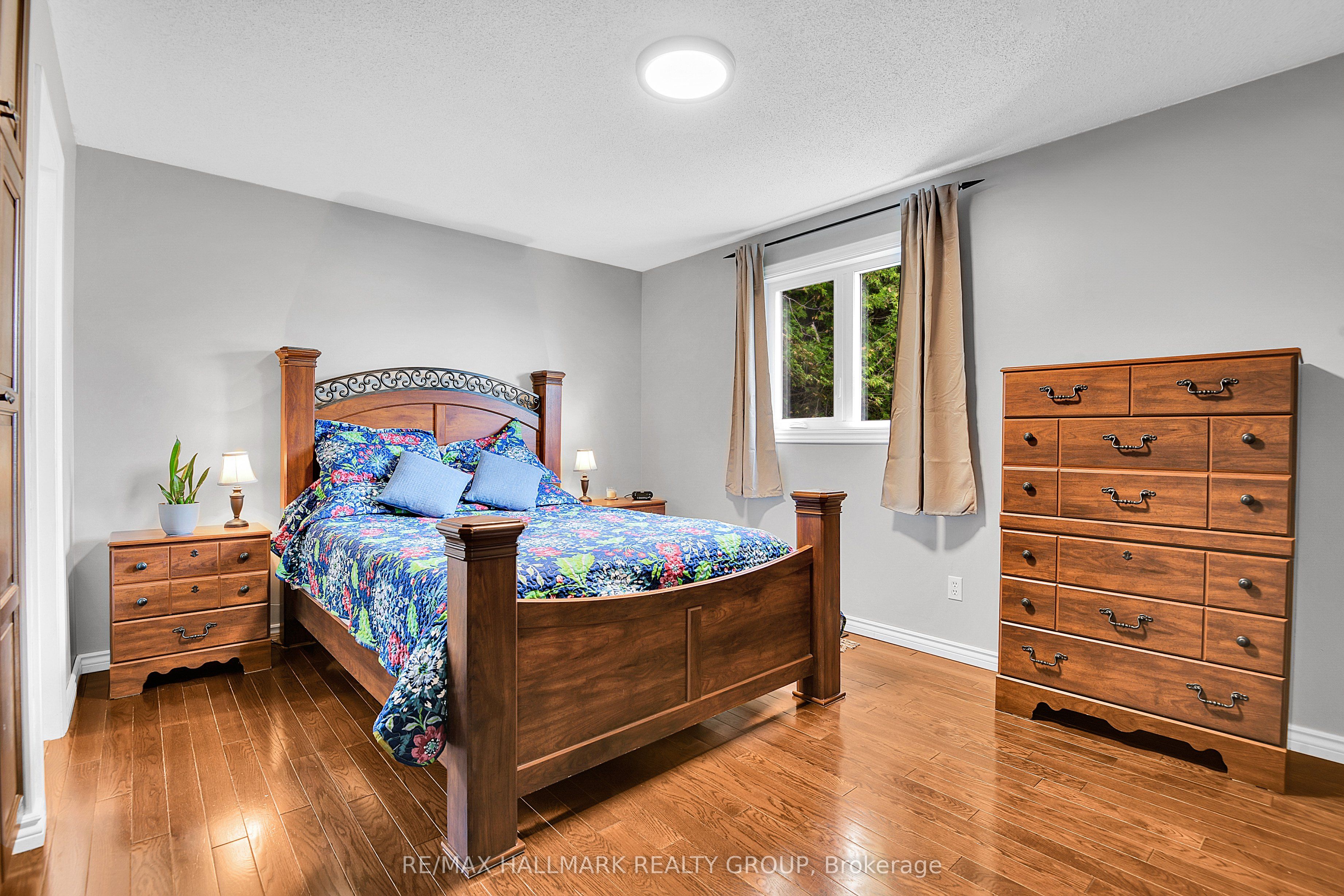 7 Daze Street Property Photo 16