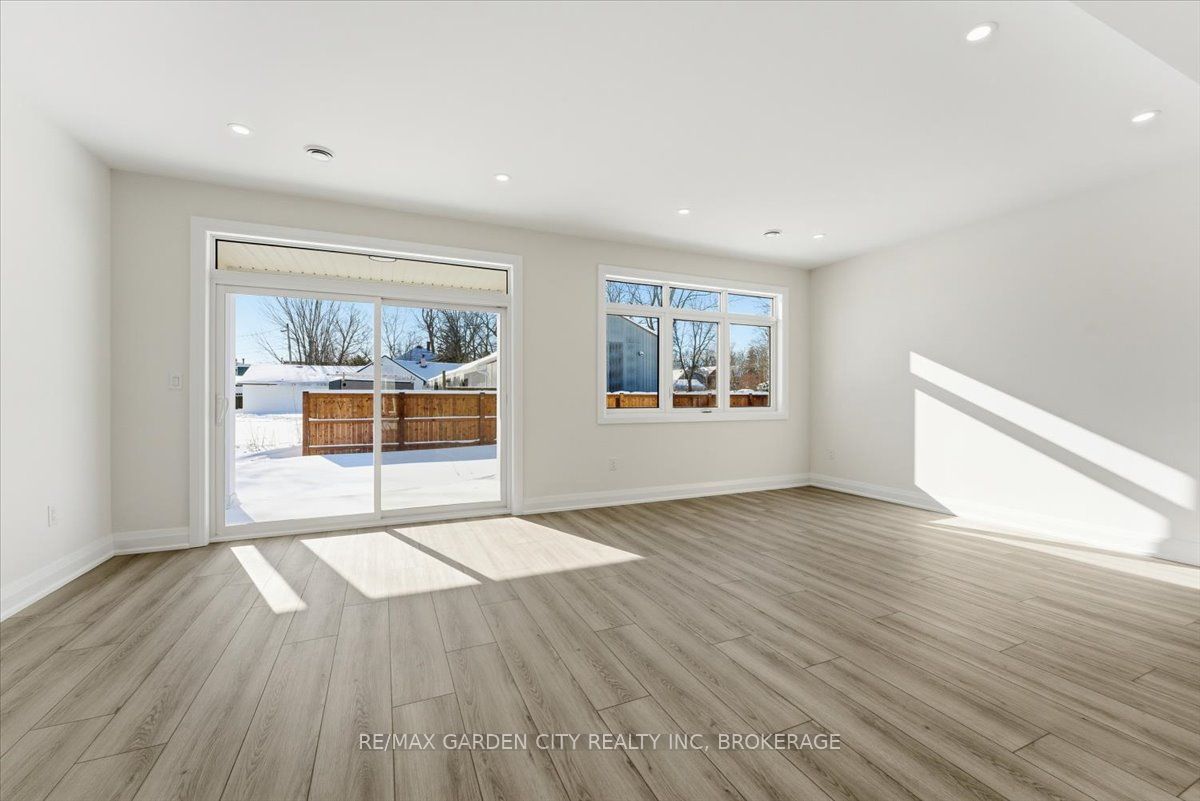 3693 Elm Street Property Photo 5