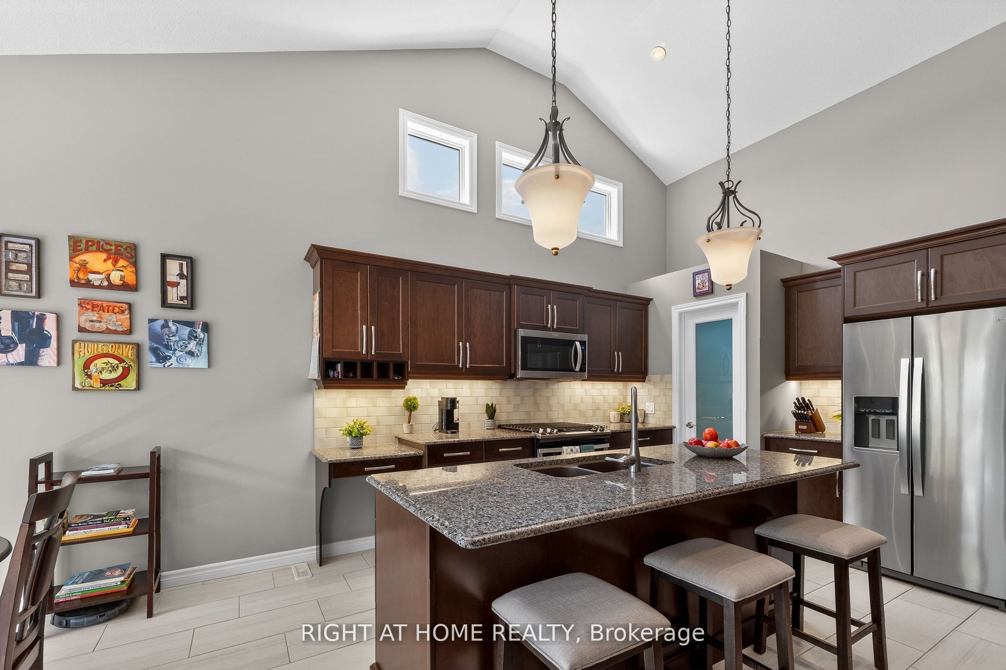 190 Emery Street Property Photo 6