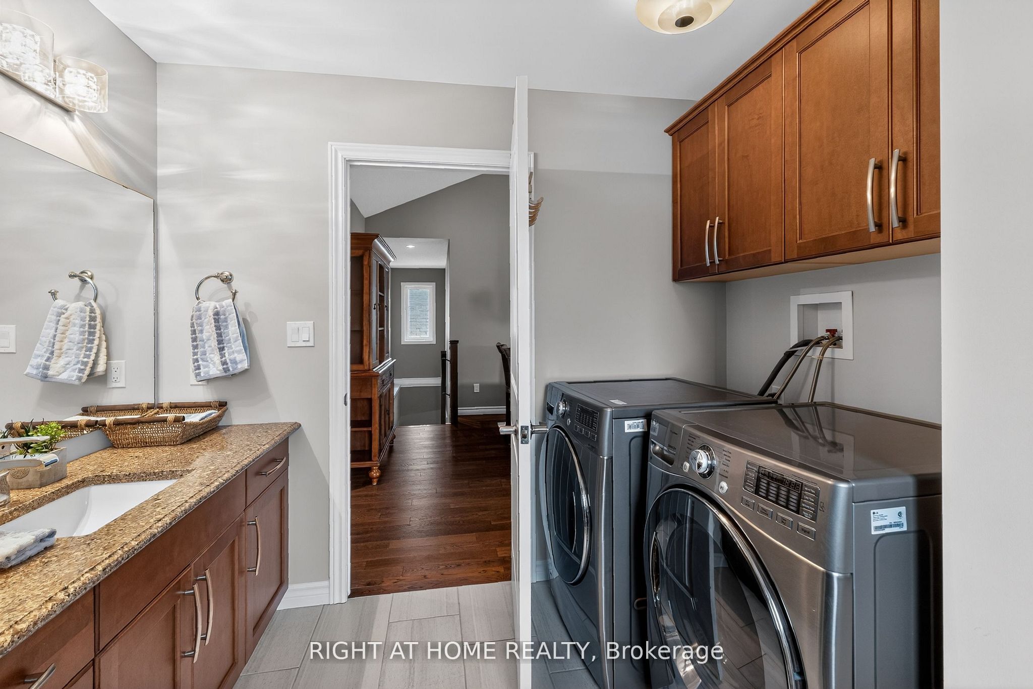 190 Emery Street Property Photo 20