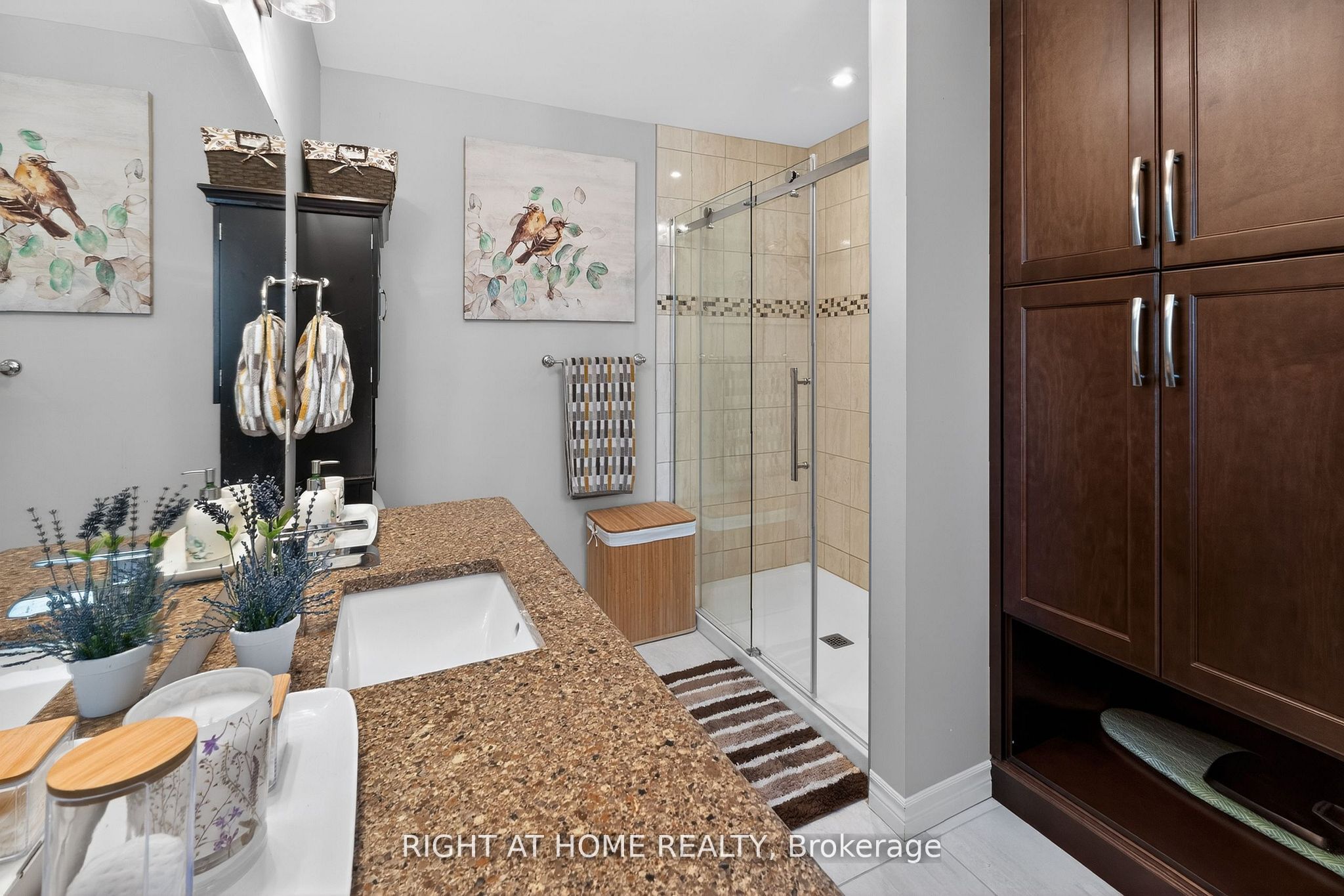 190 Emery Street Property Photo 25