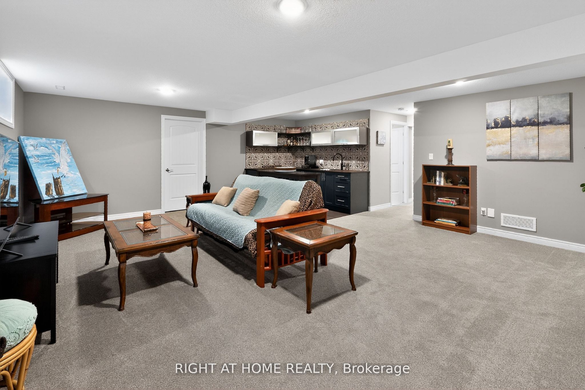 190 Emery Street Property Photo 27