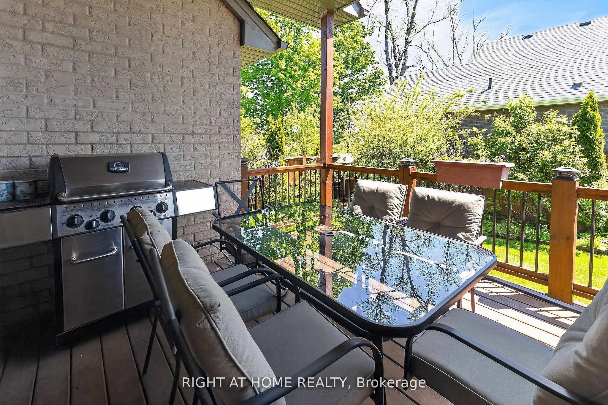 190 Emery Street Property Photo 40