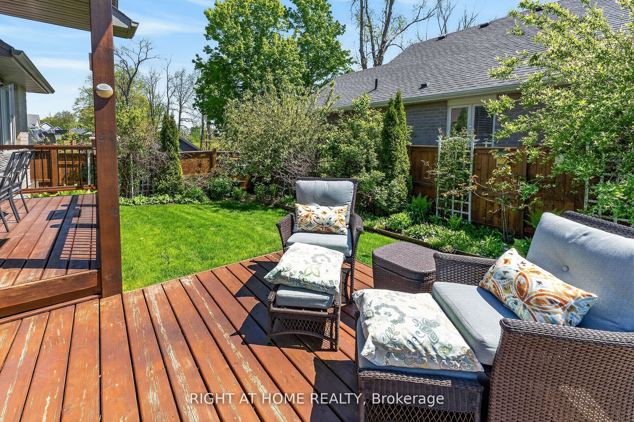 190 Emery Street Property Photo 44