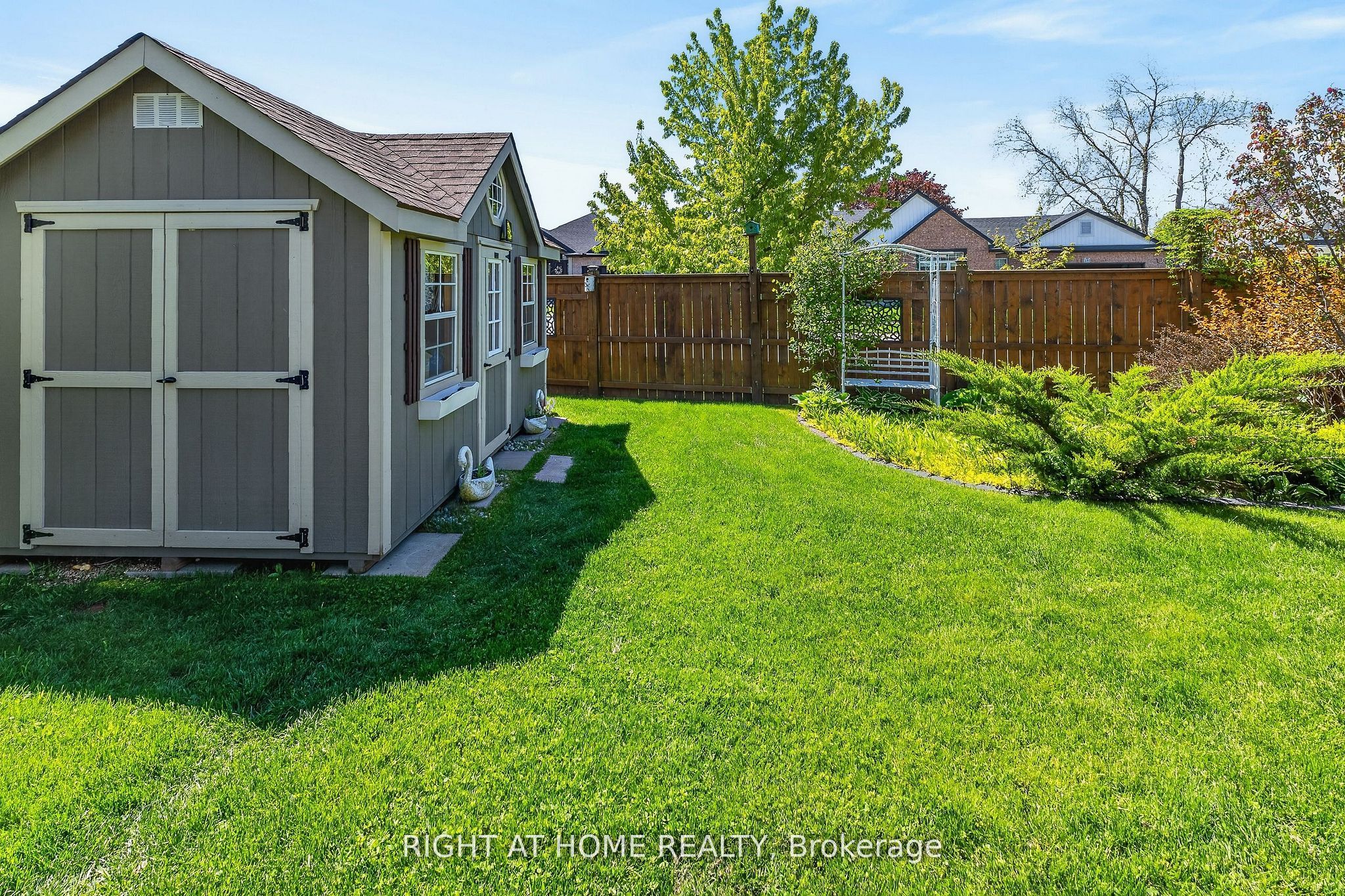 190 Emery Street Property Photo 45
