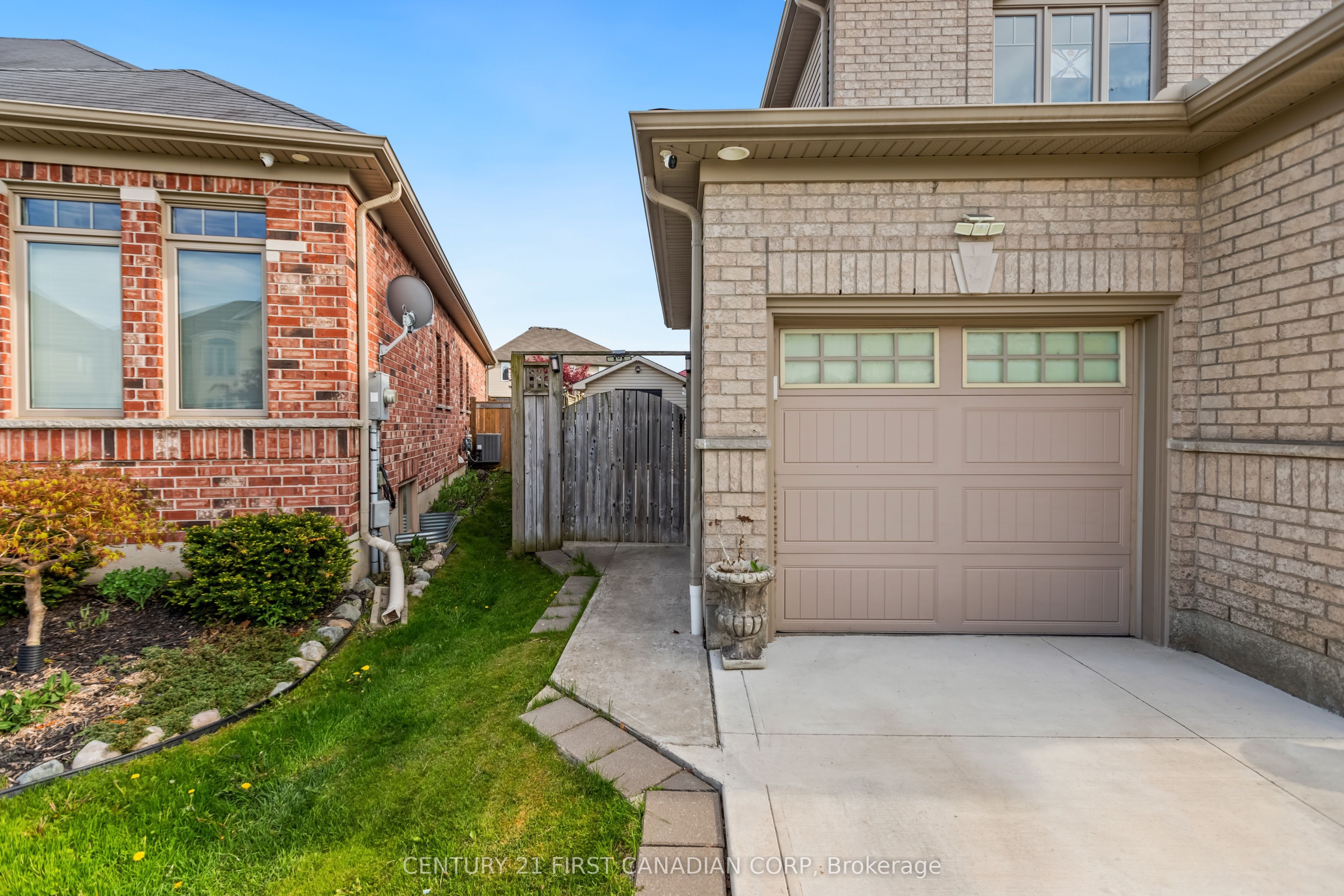 1479 Sandpiper Drive E Property Photo 3