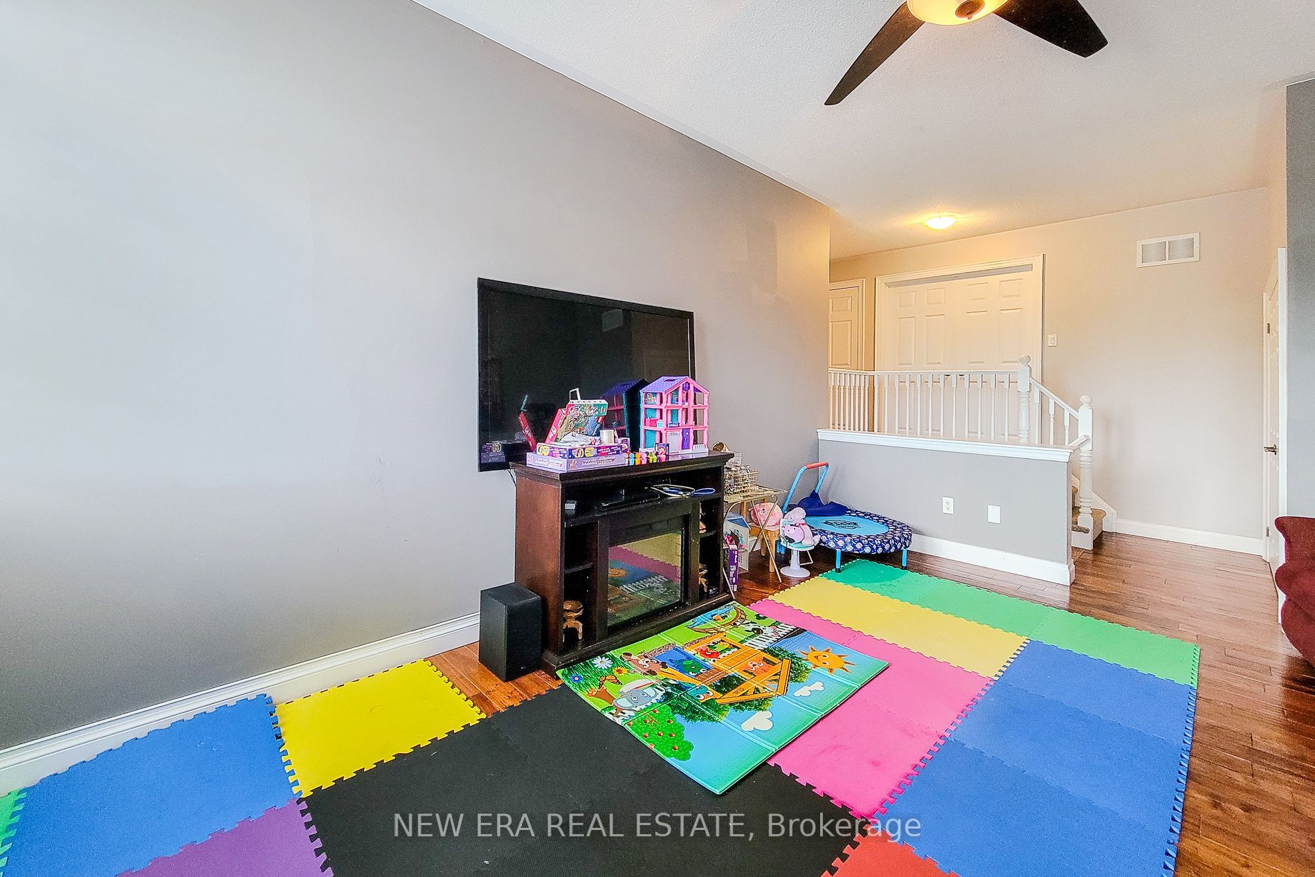 128 Montreal Circle Property Photo 24