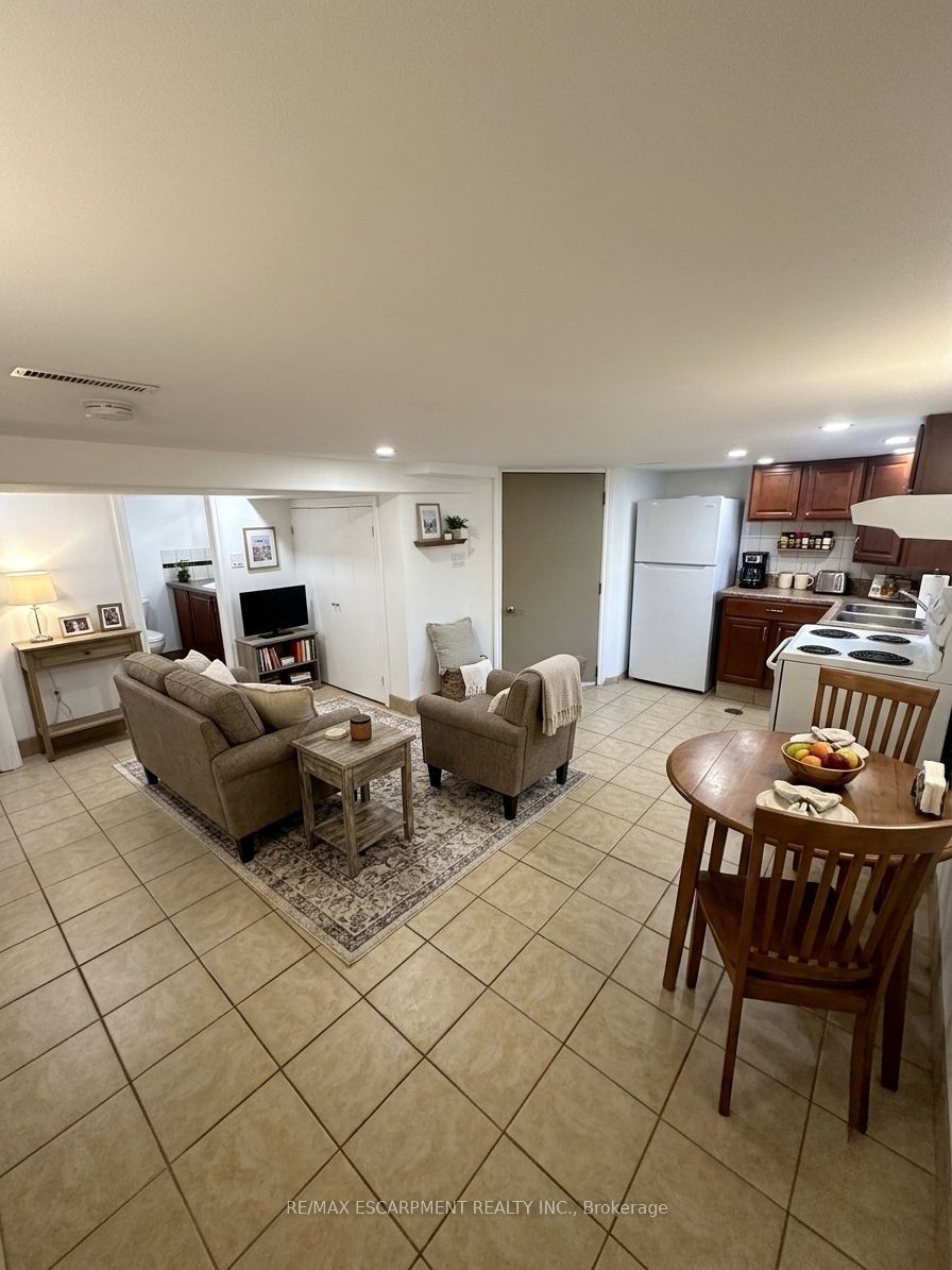 98 Limeridge Road E Lower Level Property Photo 3