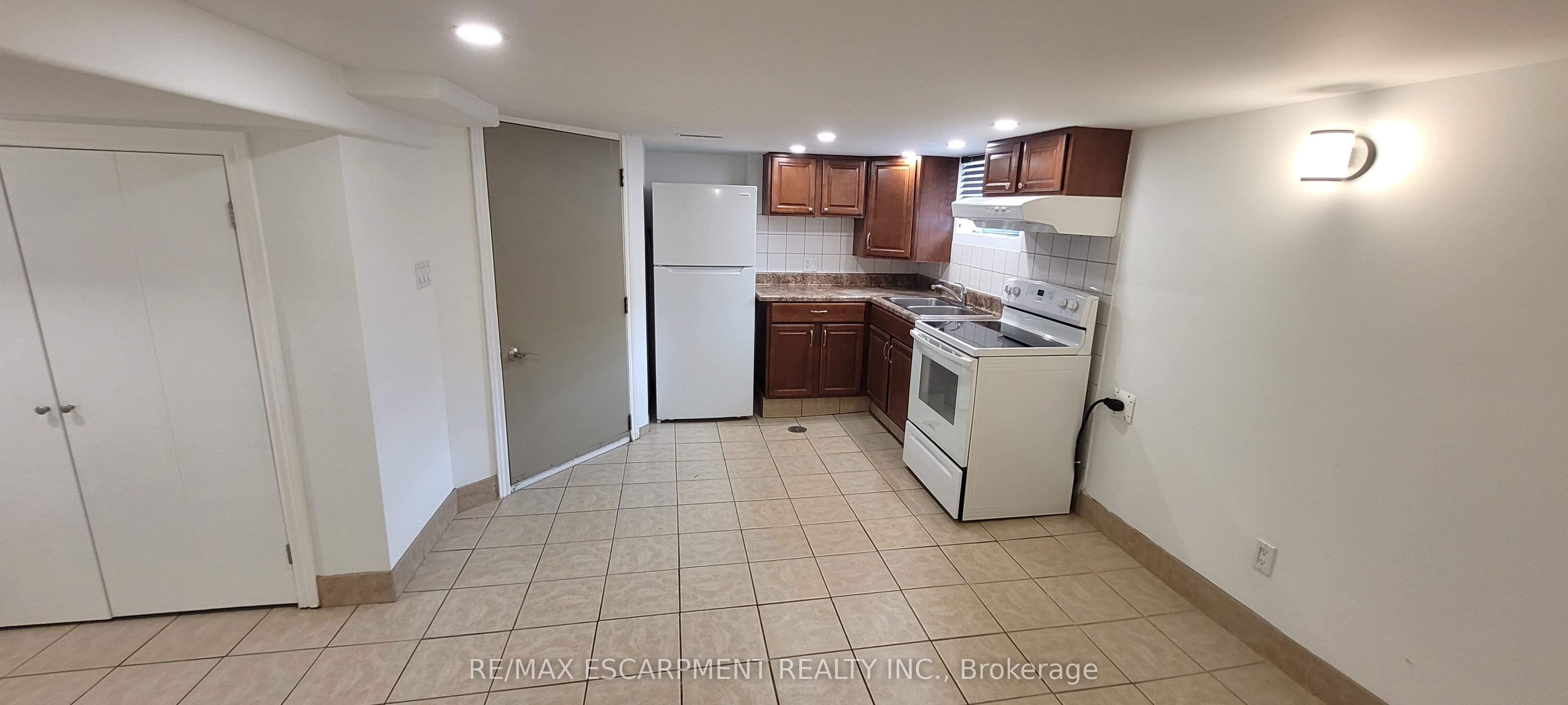 98 Limeridge Road E Lower Level Property Photo 7