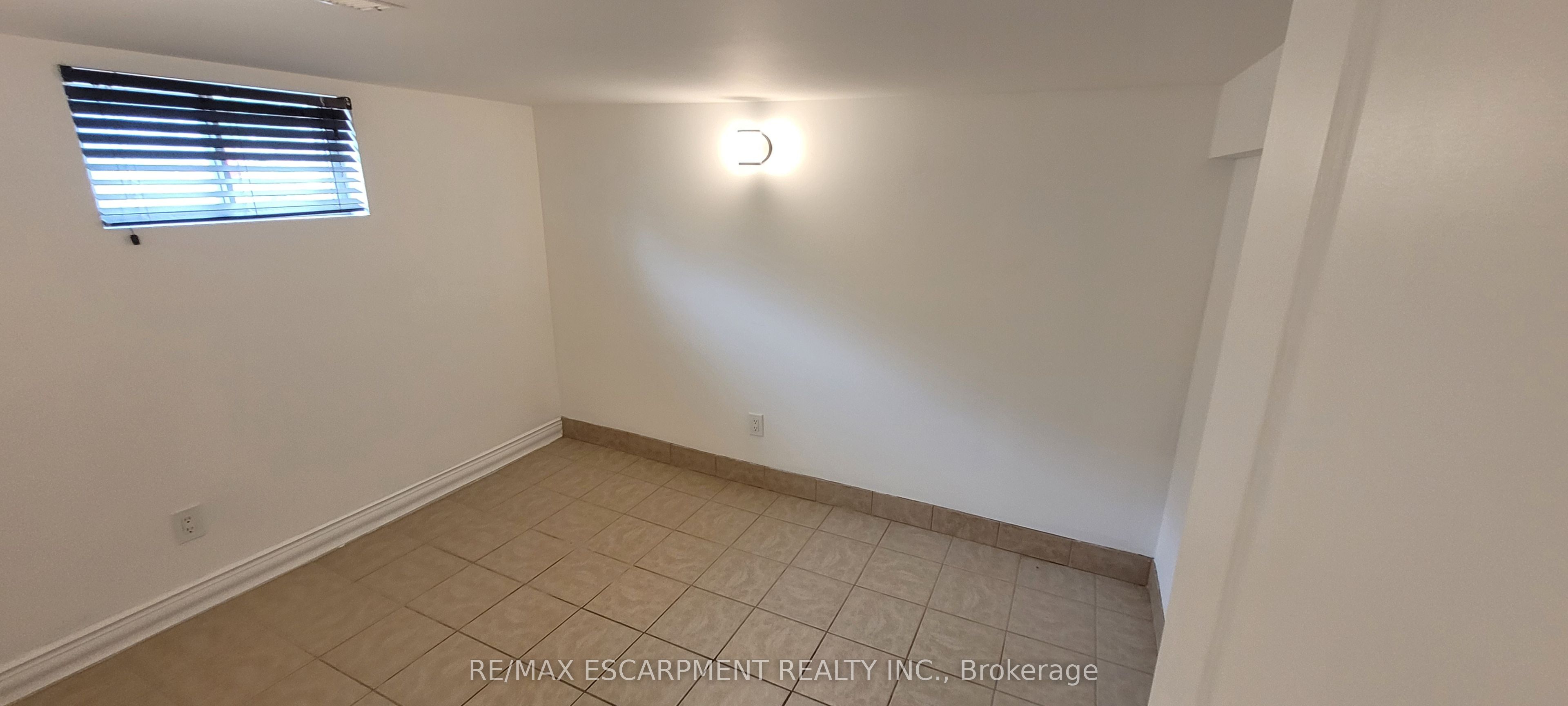 98 Limeridge Road E Lower Level Property Photo 12
