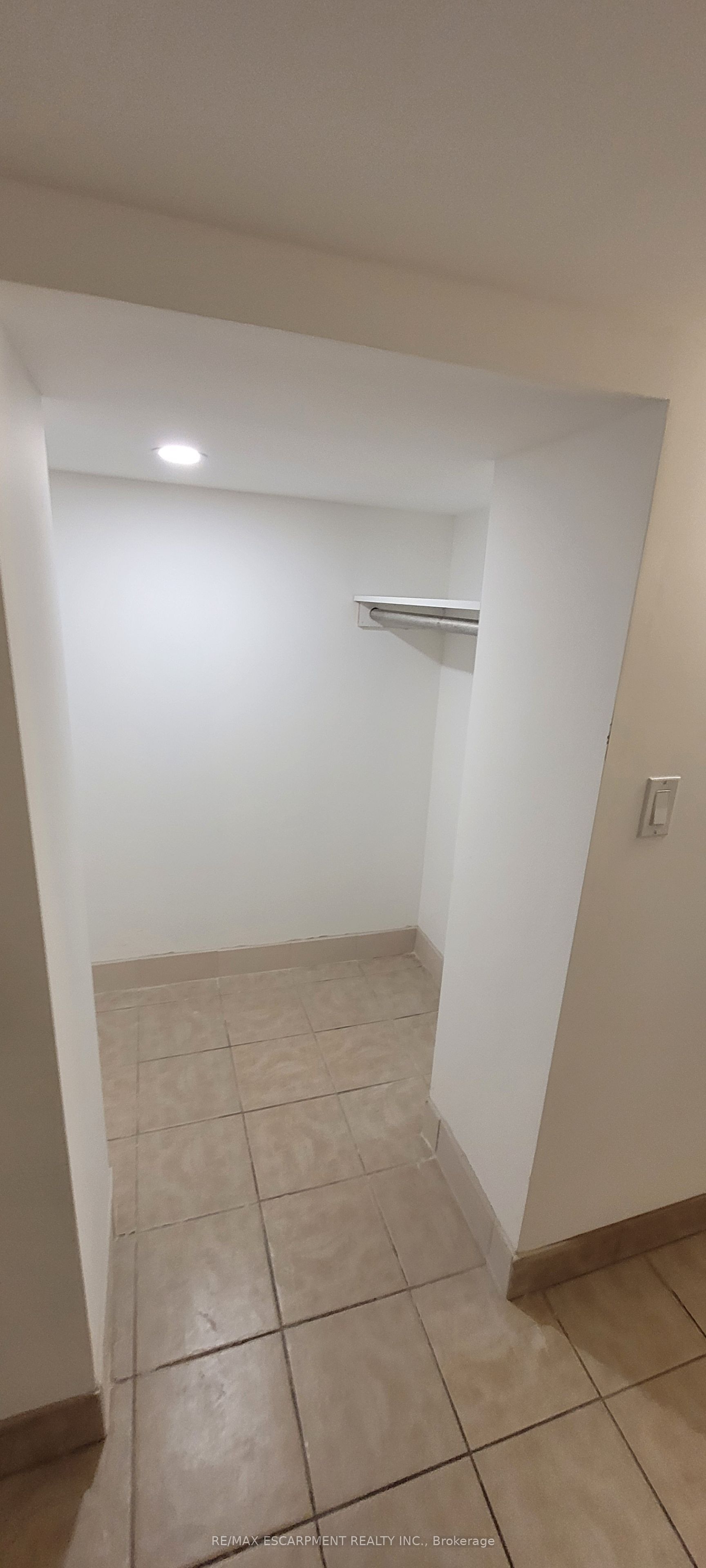 98 Limeridge Road E Lower Level Property Photo 16