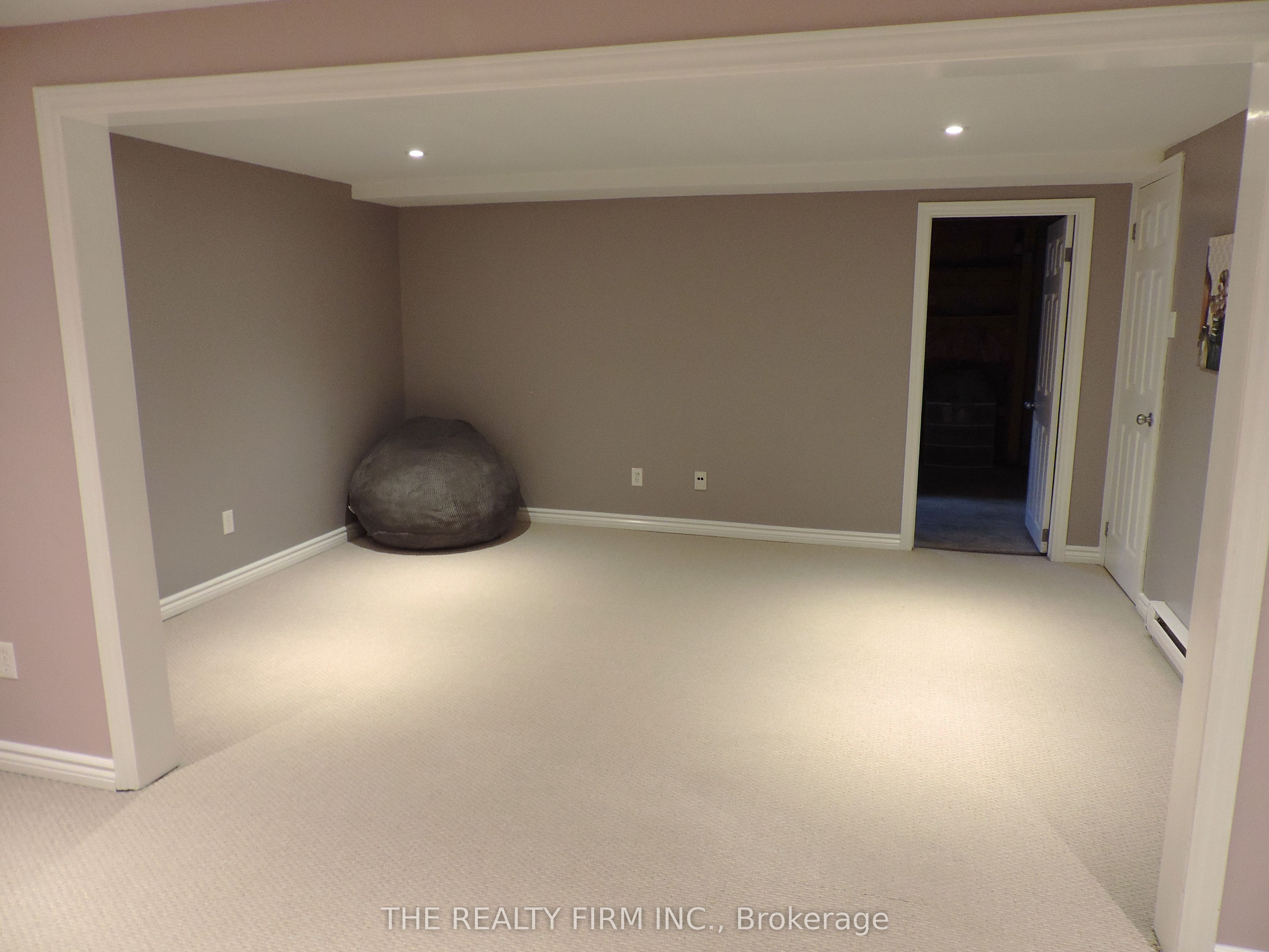 474 Southdale Road E 33 Property Photo 22