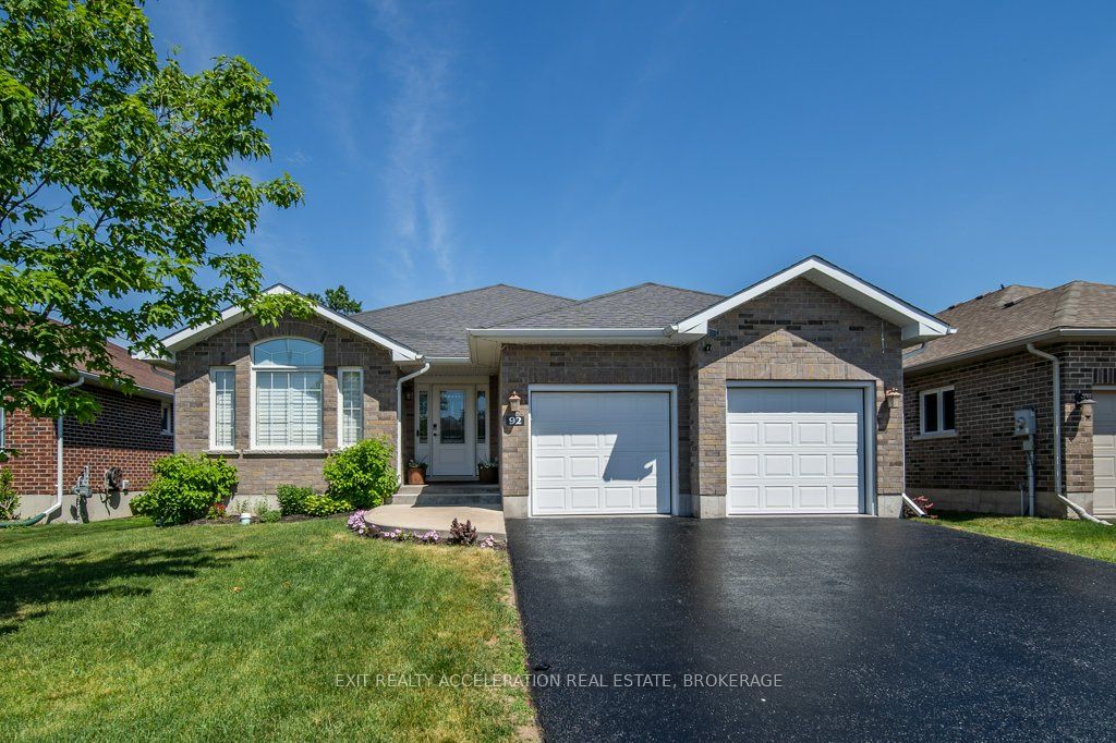 92 Hartwood Crescent Property Photo 1