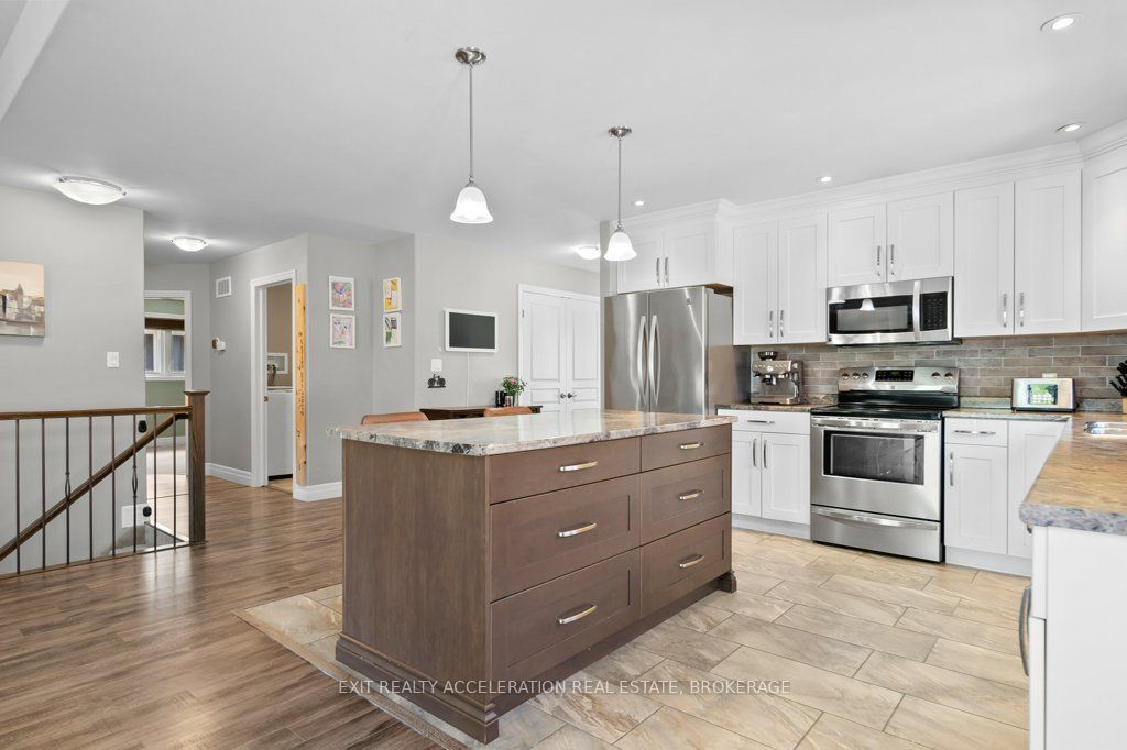 92 Hartwood Crescent Property Photo 8