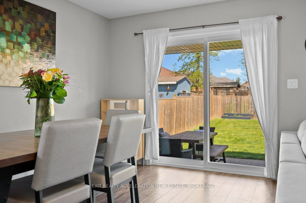 92 Hartwood Crescent Property Photo 15
