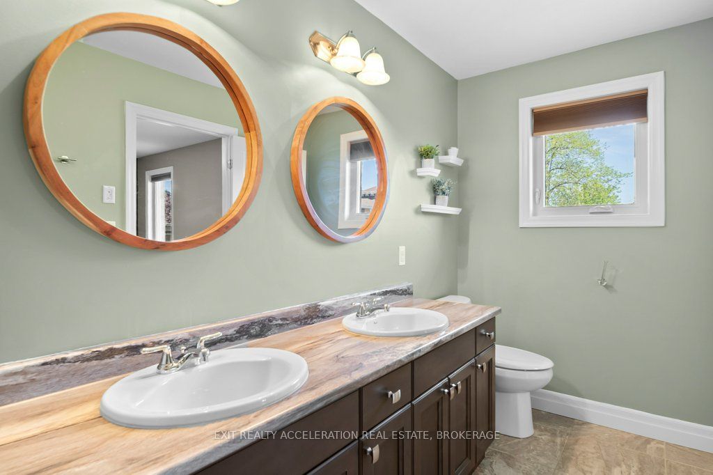 92 Hartwood Crescent Property Photo 20