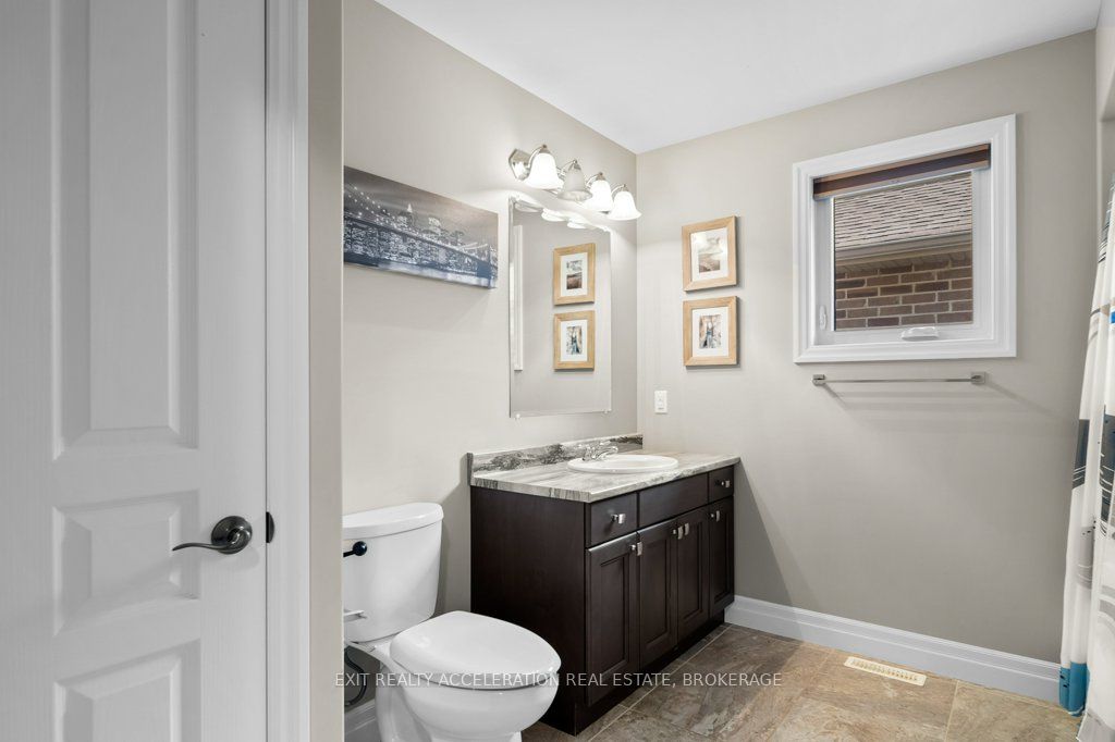 92 Hartwood Crescent Property Photo 22