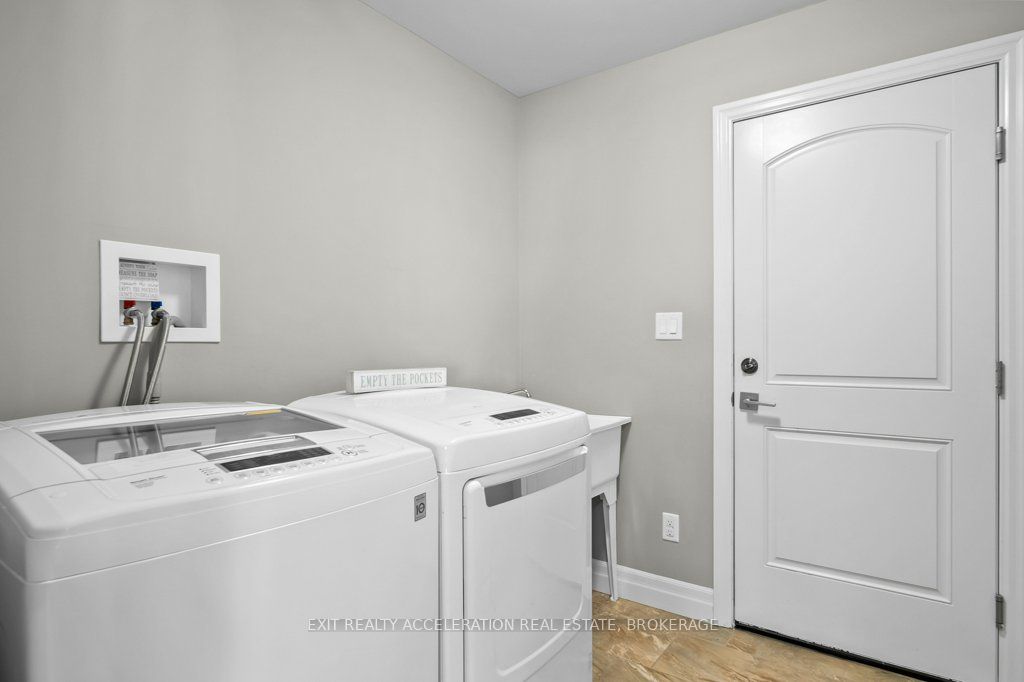 92 Hartwood Crescent Property Photo 24