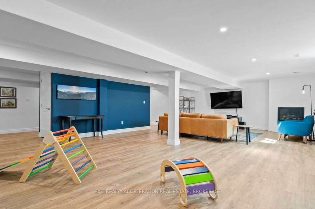 92 Hartwood Crescent Property Photo 29