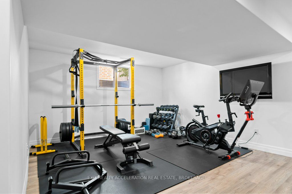 92 Hartwood Crescent Property Photo 34
