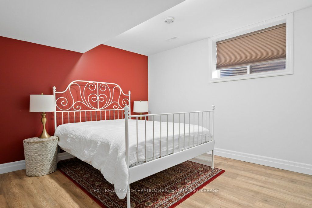 92 Hartwood Crescent Property Photo 35