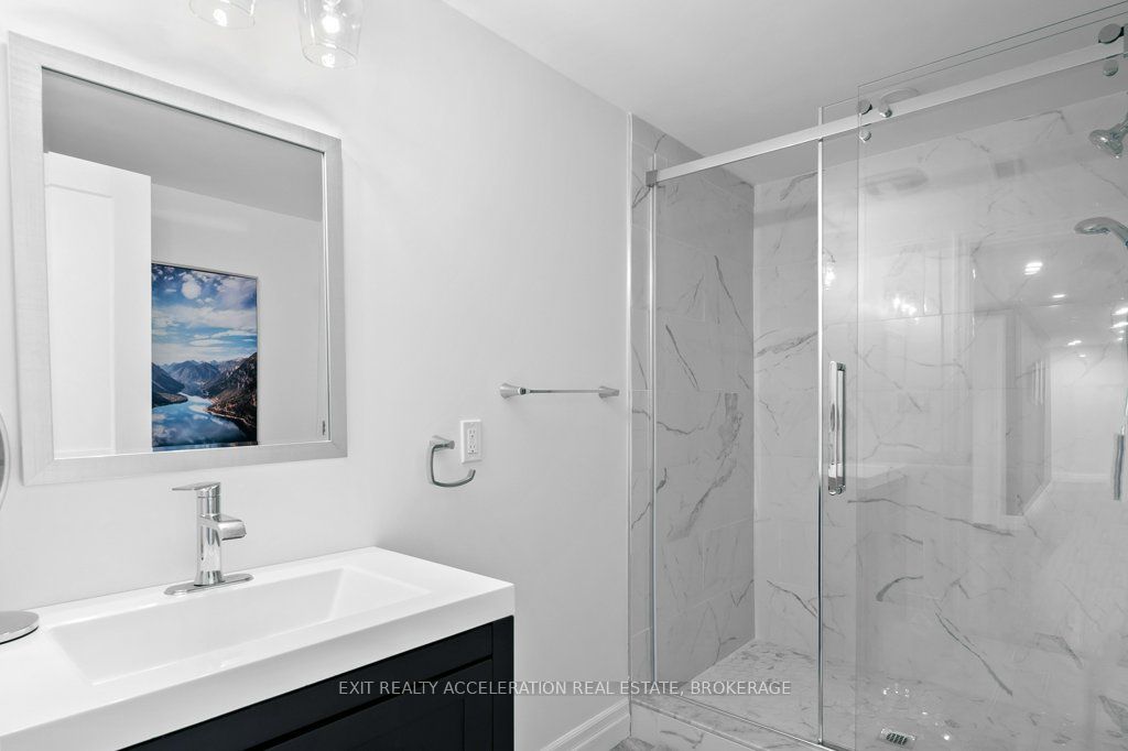 92 Hartwood Crescent Property Photo 36