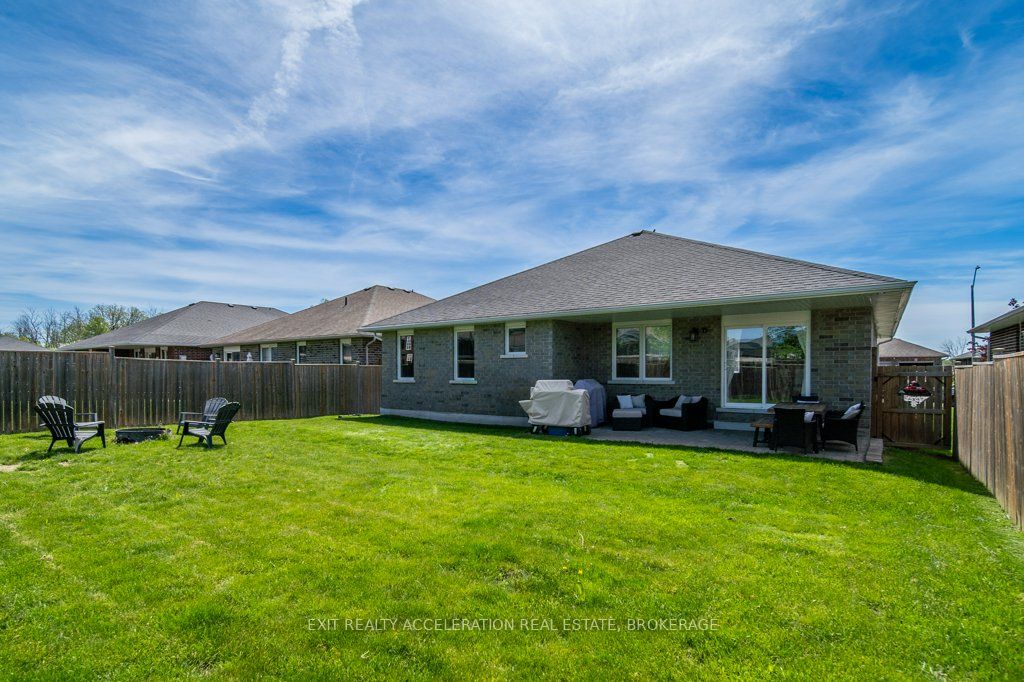 92 Hartwood Crescent Property Photo 37