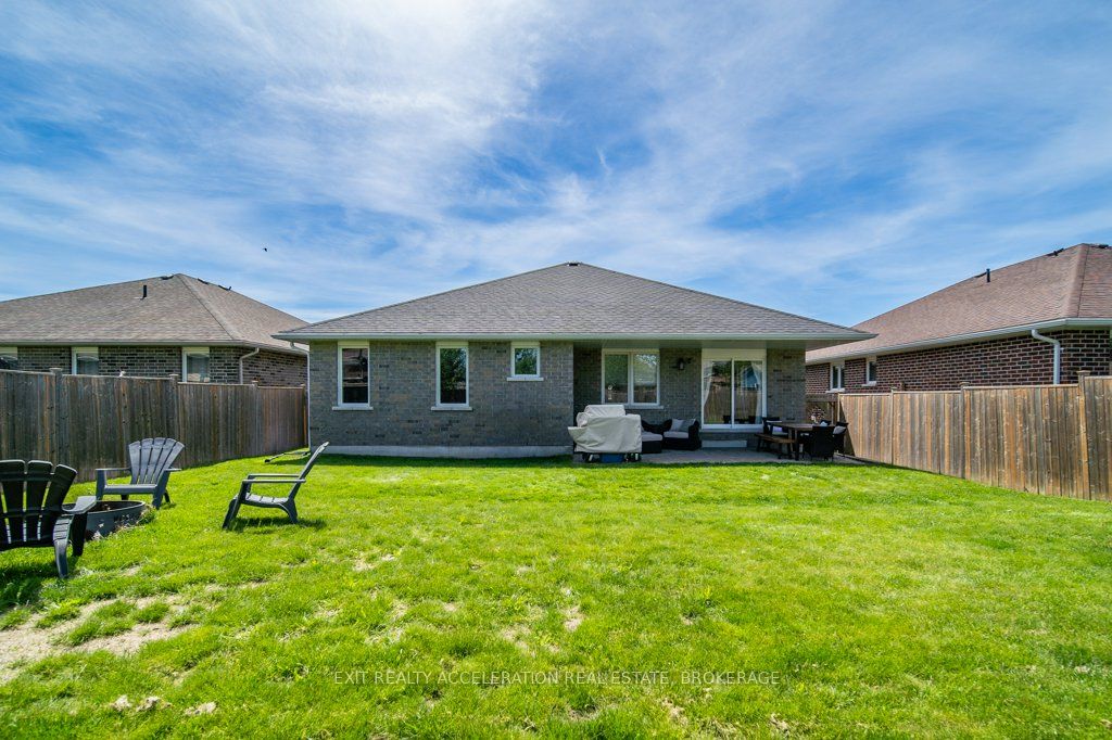 92 Hartwood Crescent Property Photo 38