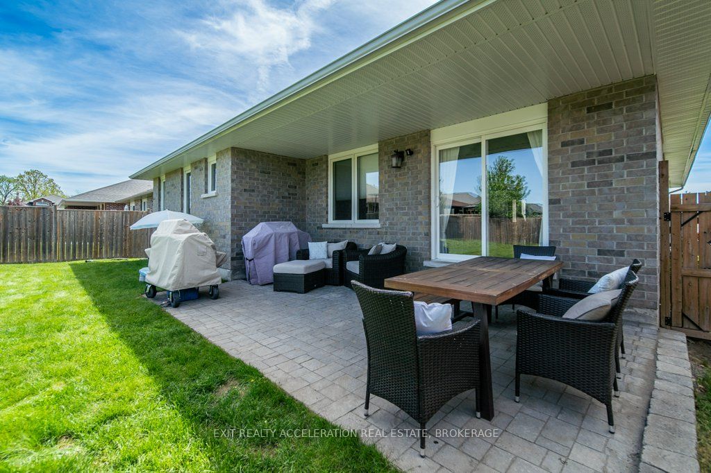 92 Hartwood Crescent Property Photo 41