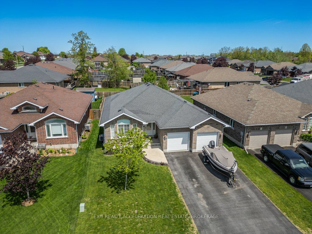 92 Hartwood Crescent Property Photo 43