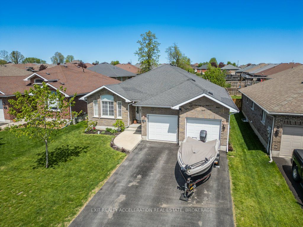 92 Hartwood Crescent Property Photo 44