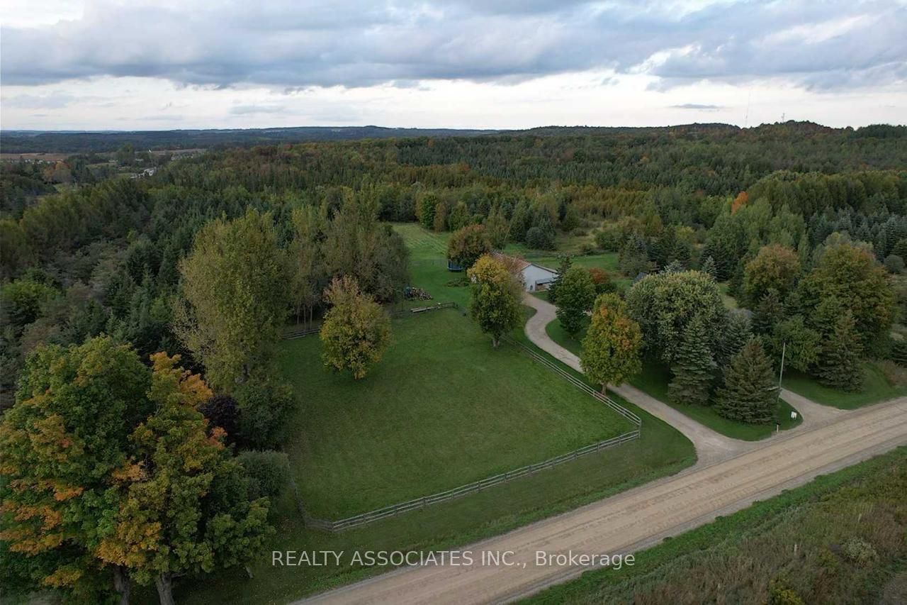 486289 30th Side Road Property Photo 4