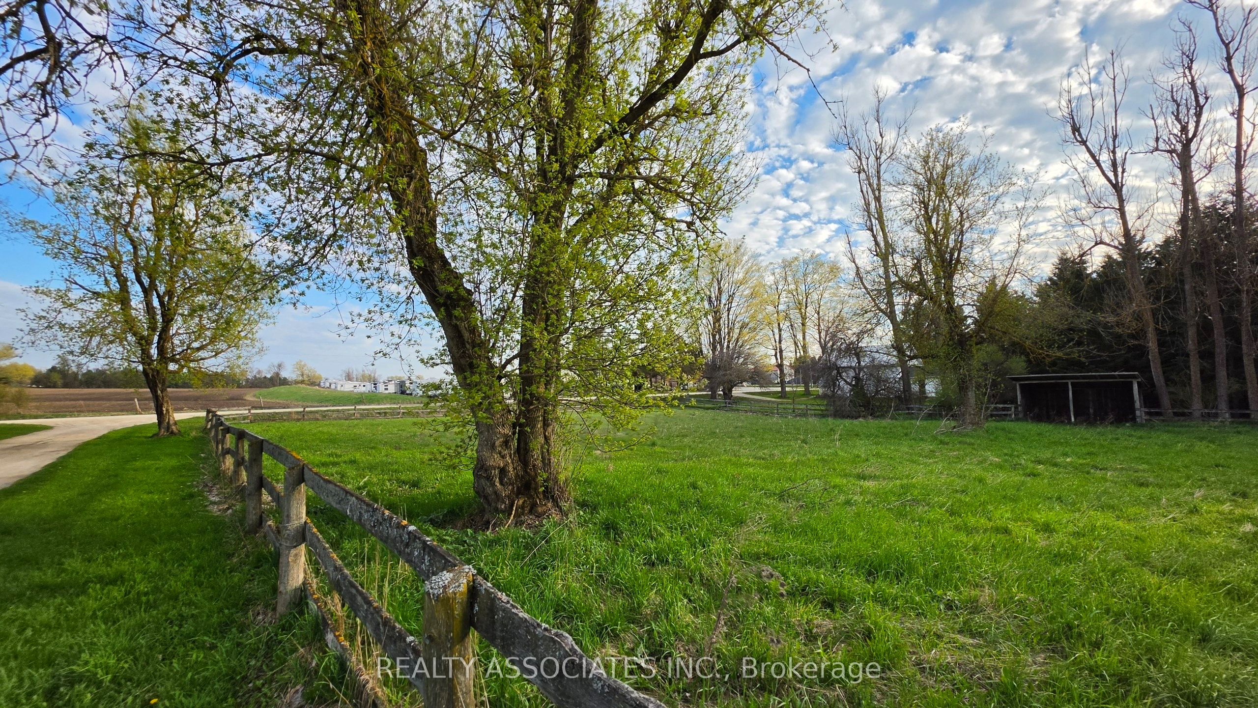 486289 30th Side Road Property Photo 7