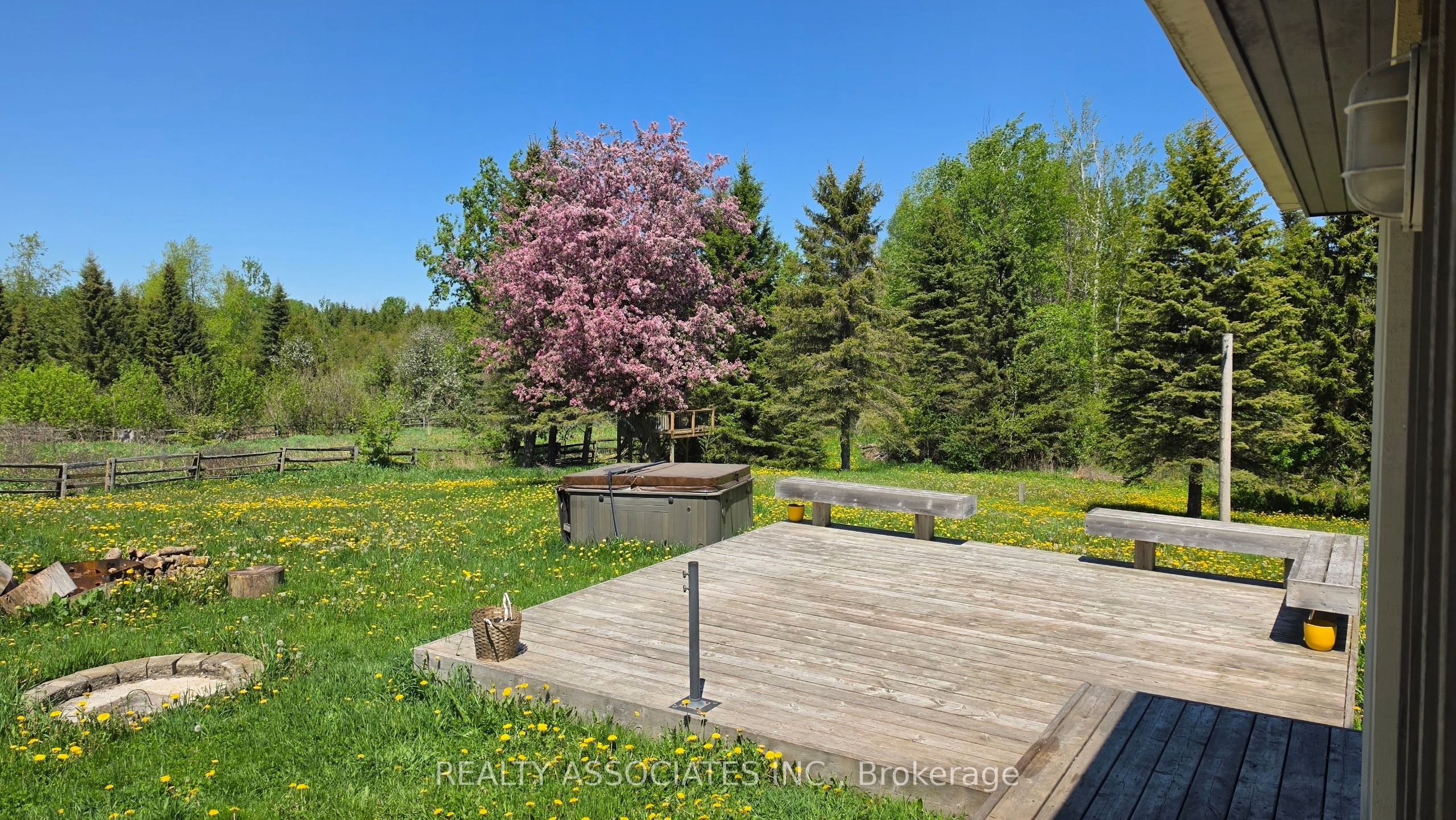 486289 30th Side Road Property Photo 9