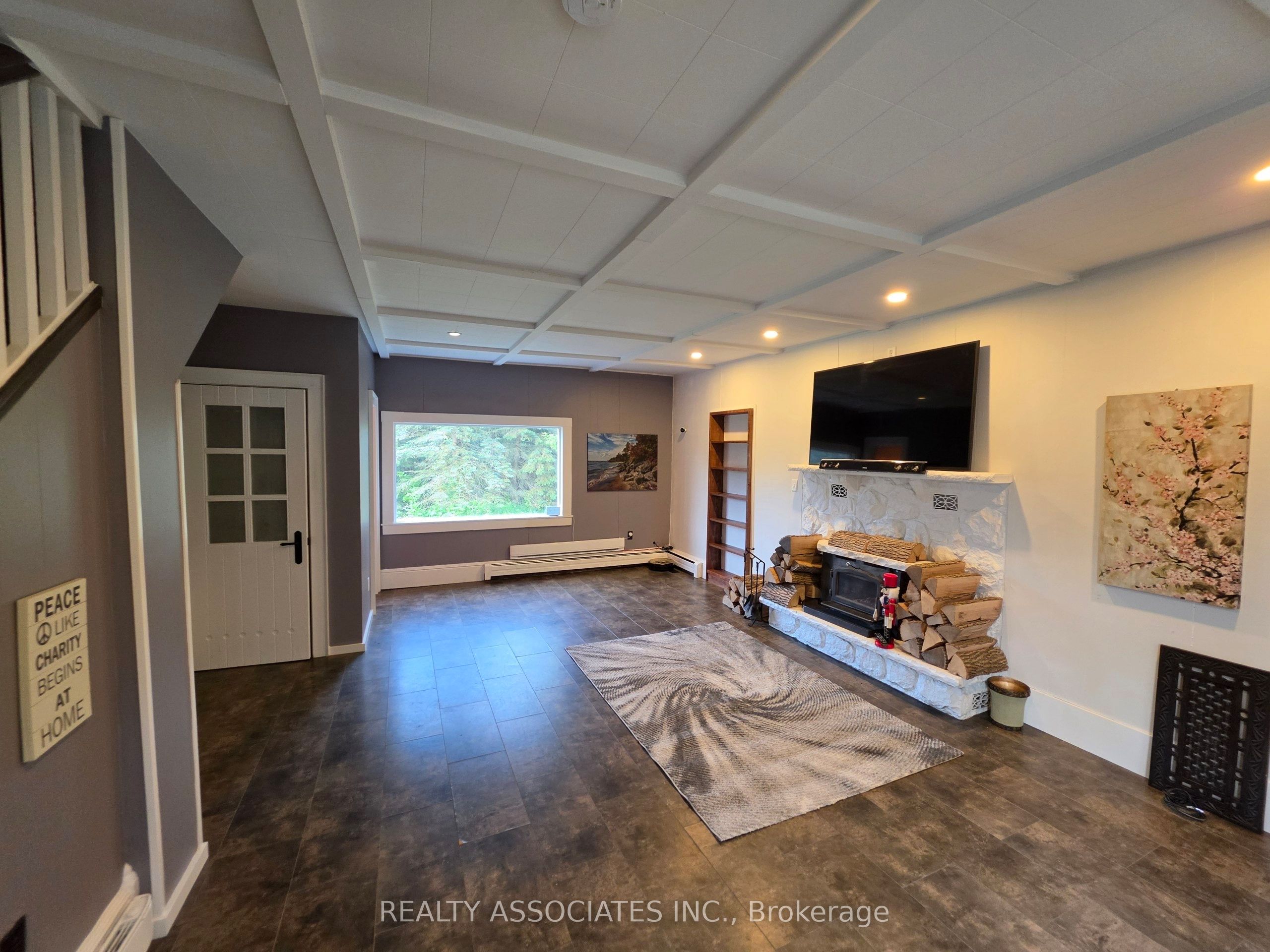 486289 30th Side Road Property Photo 11