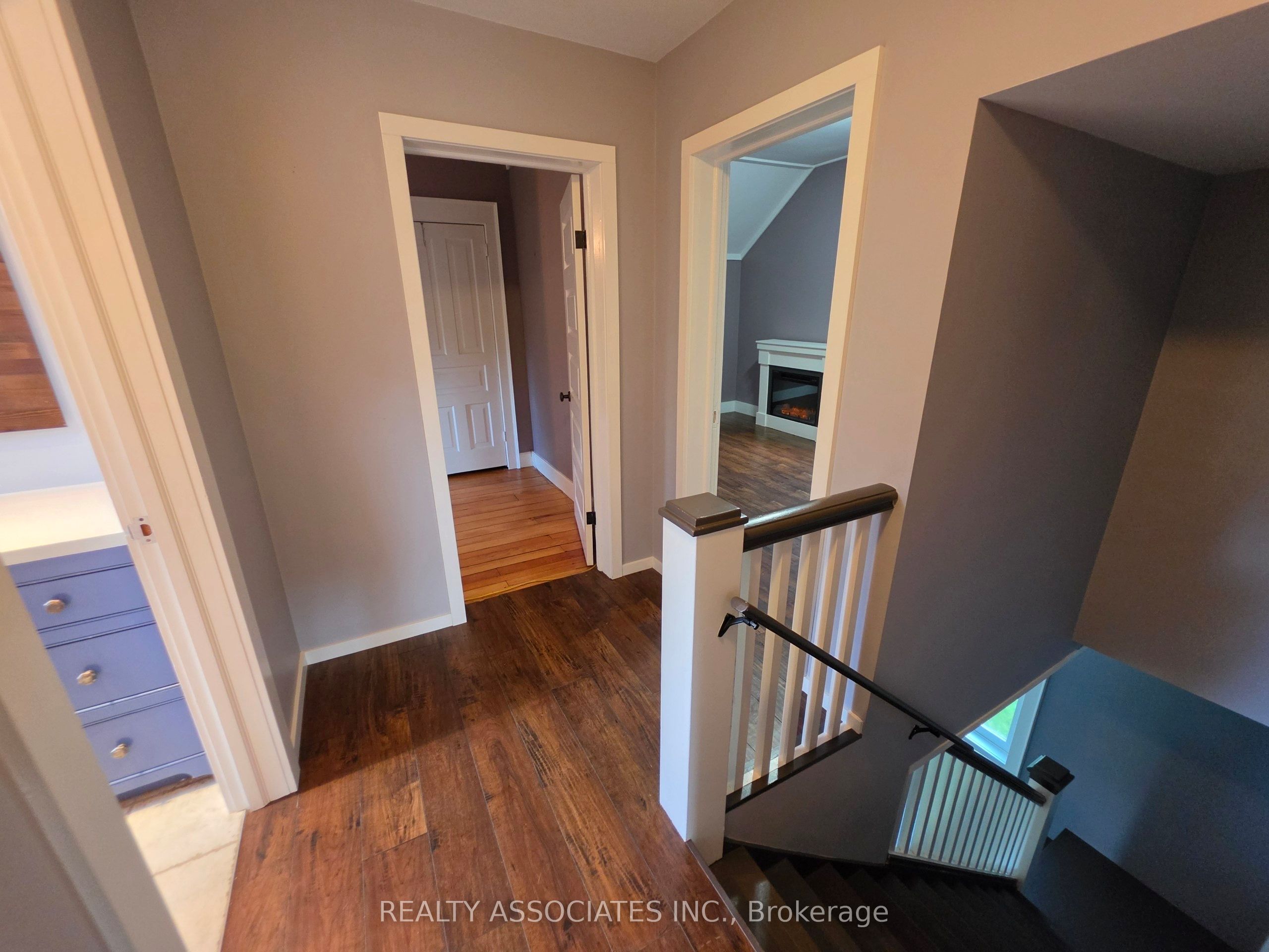 486289 30th Side Road Property Photo 16