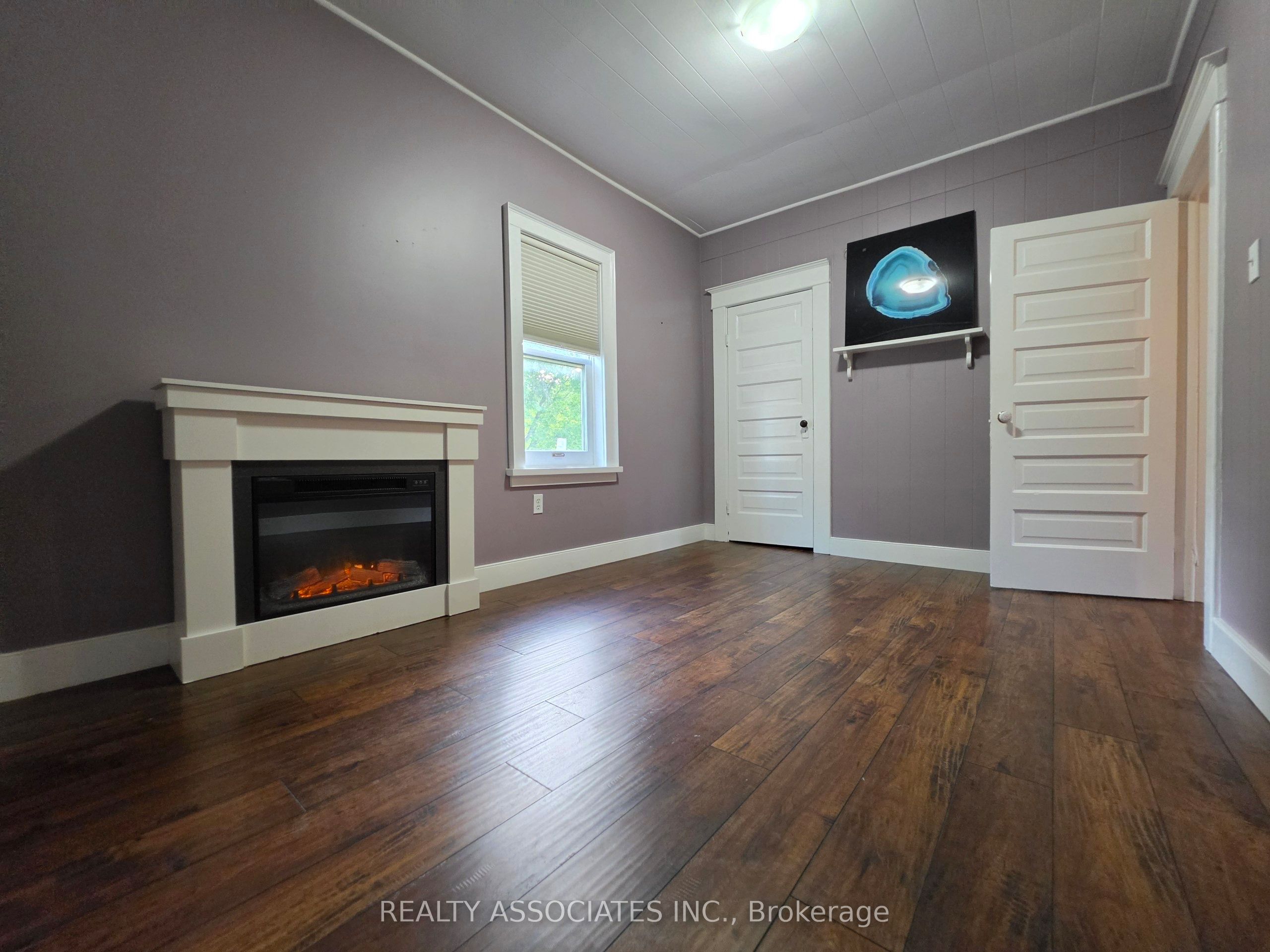 486289 30th Side Road Property Photo 18