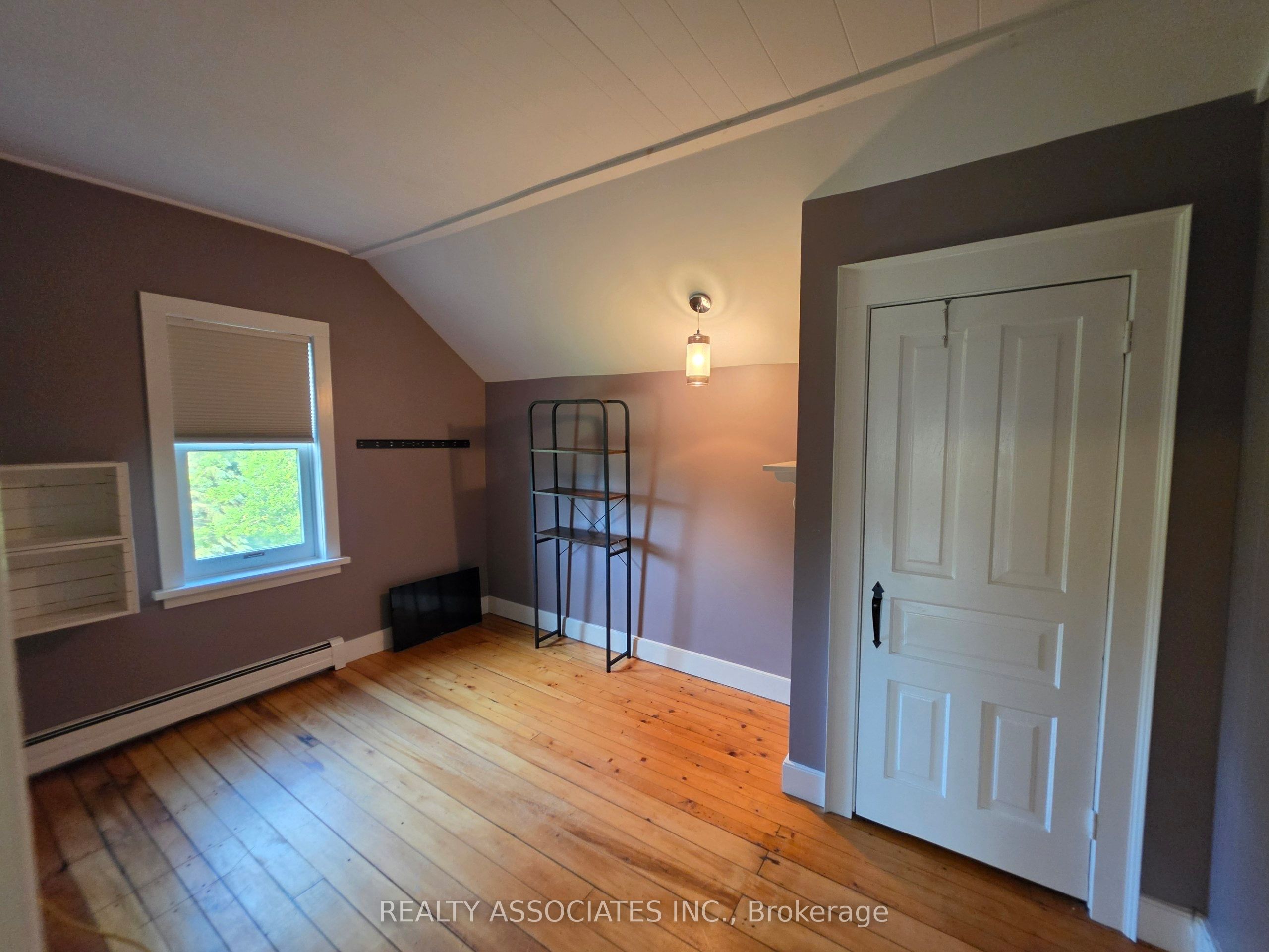 486289 30th Side Road Property Photo 19