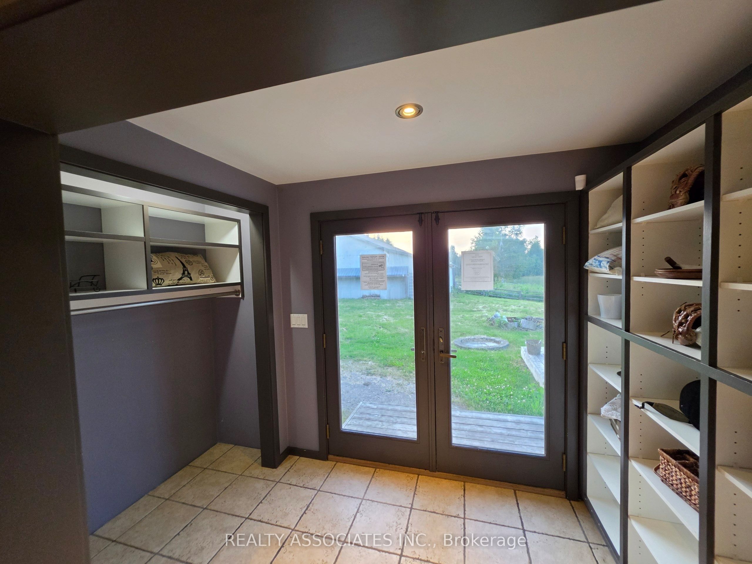 486289 30th Side Road Property Photo 34