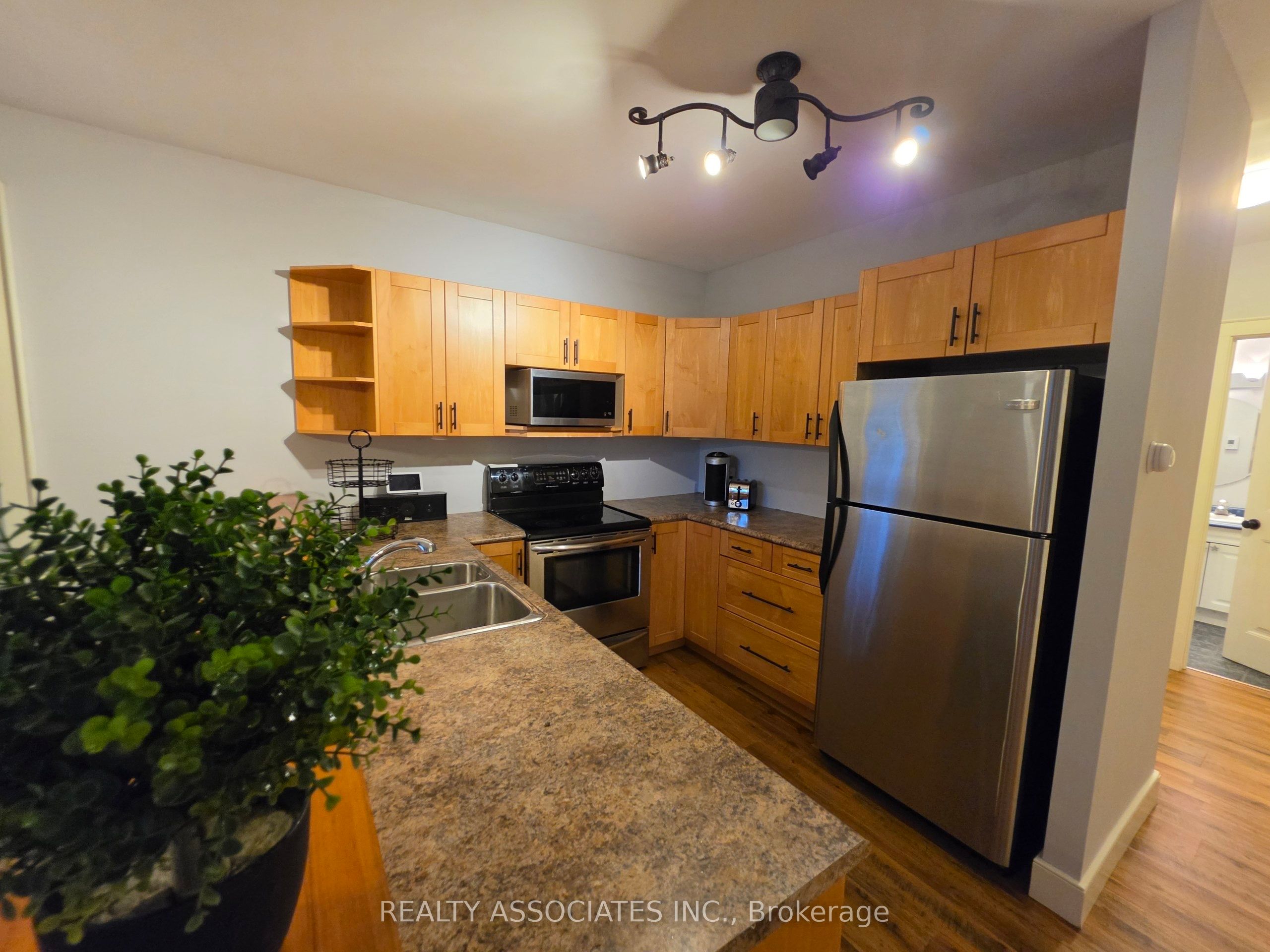 486289 30th Side Road Property Photo 38
