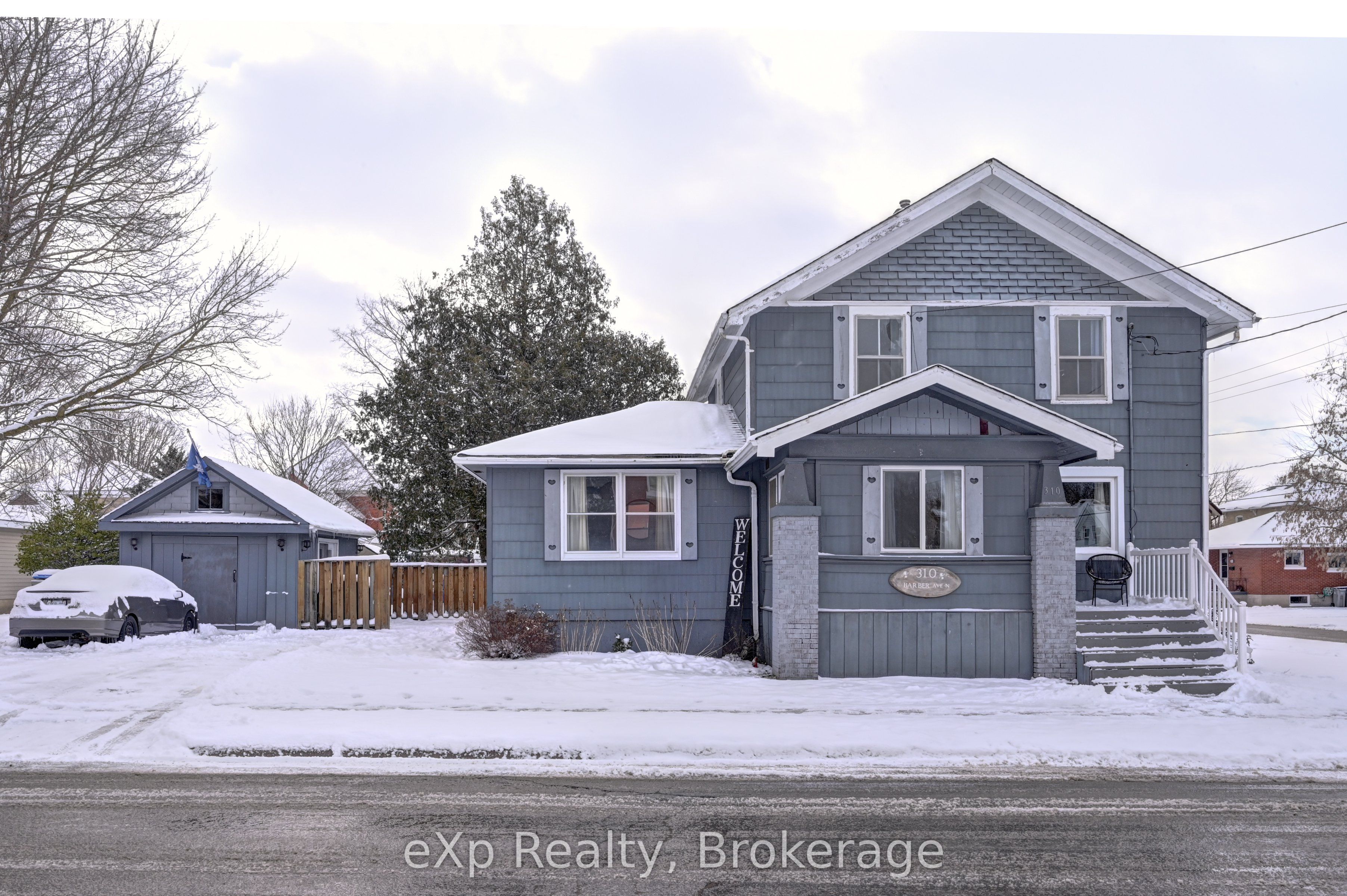 310 Barber Avenue N Property Photo 2