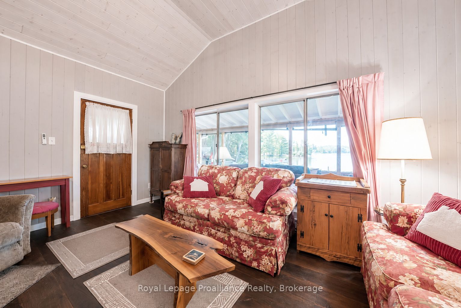 1117b Twin Pine Lane Property Photo 11