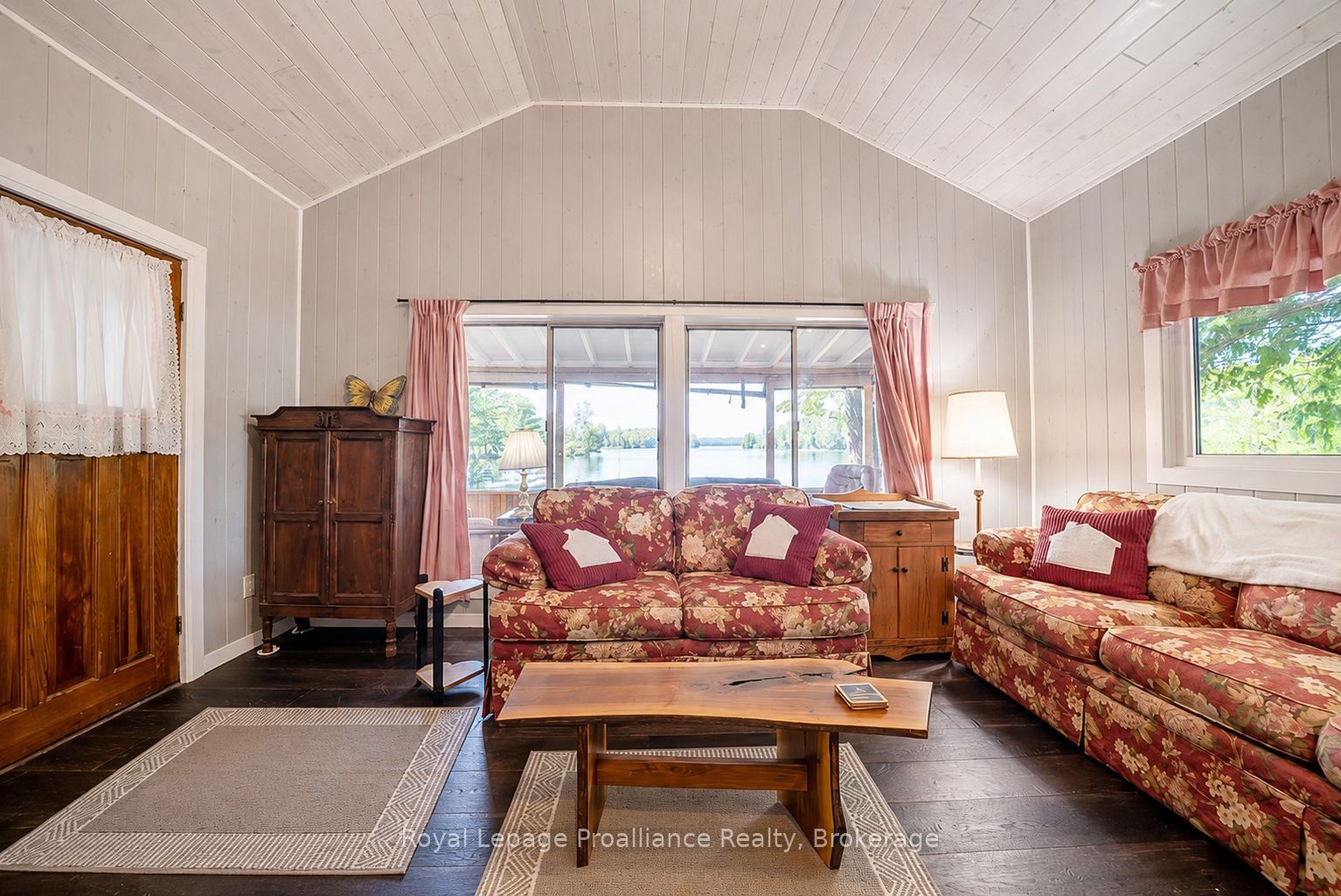 1117b Twin Pine Lane Property Photo 13