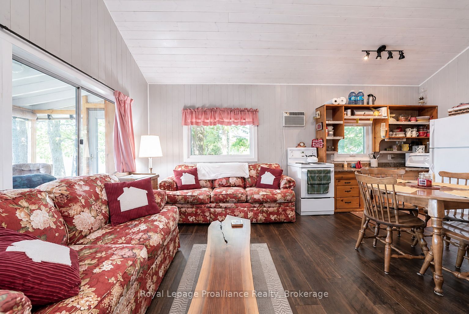1117b Twin Pine Lane Property Photo 15