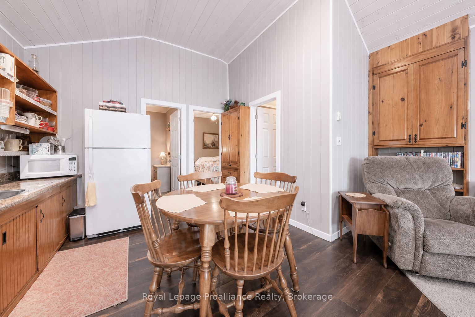 1117b Twin Pine Lane Property Photo 17