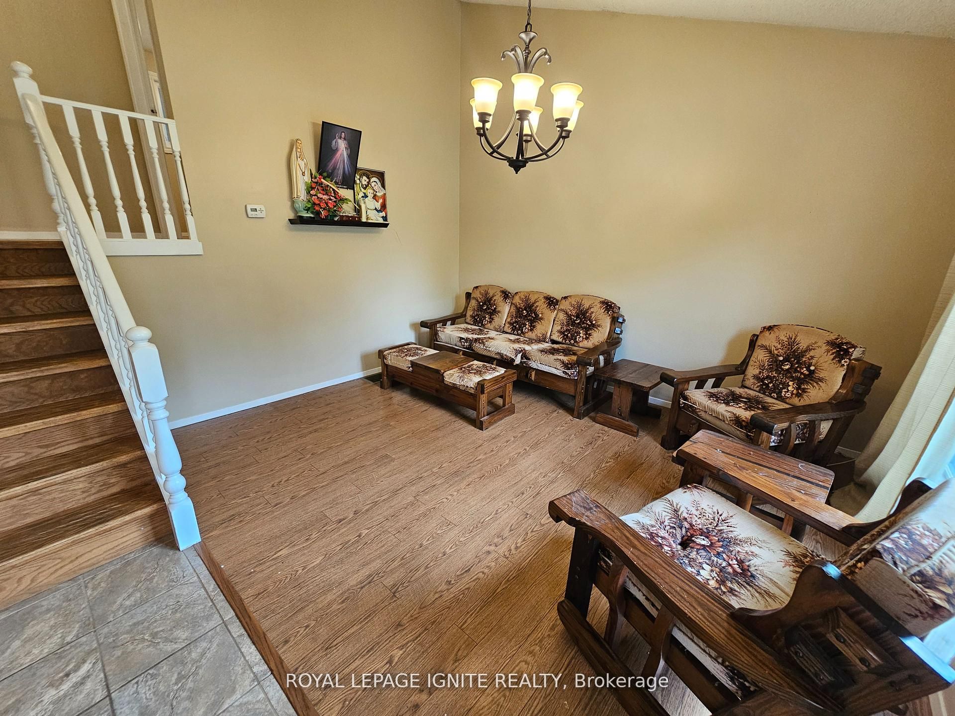 253 Woodland Drive N Property Photo 2